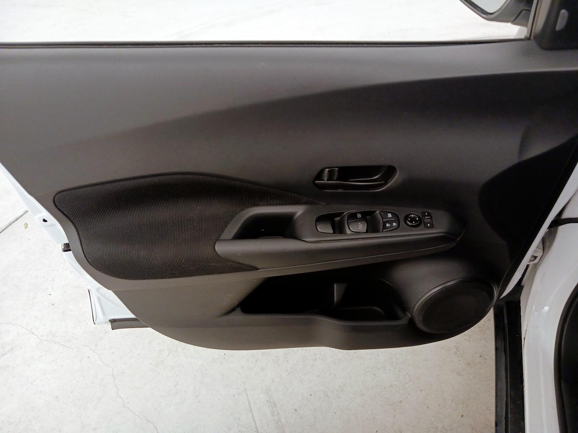 Thumbnail: 2023 Nissan Kicks - 12