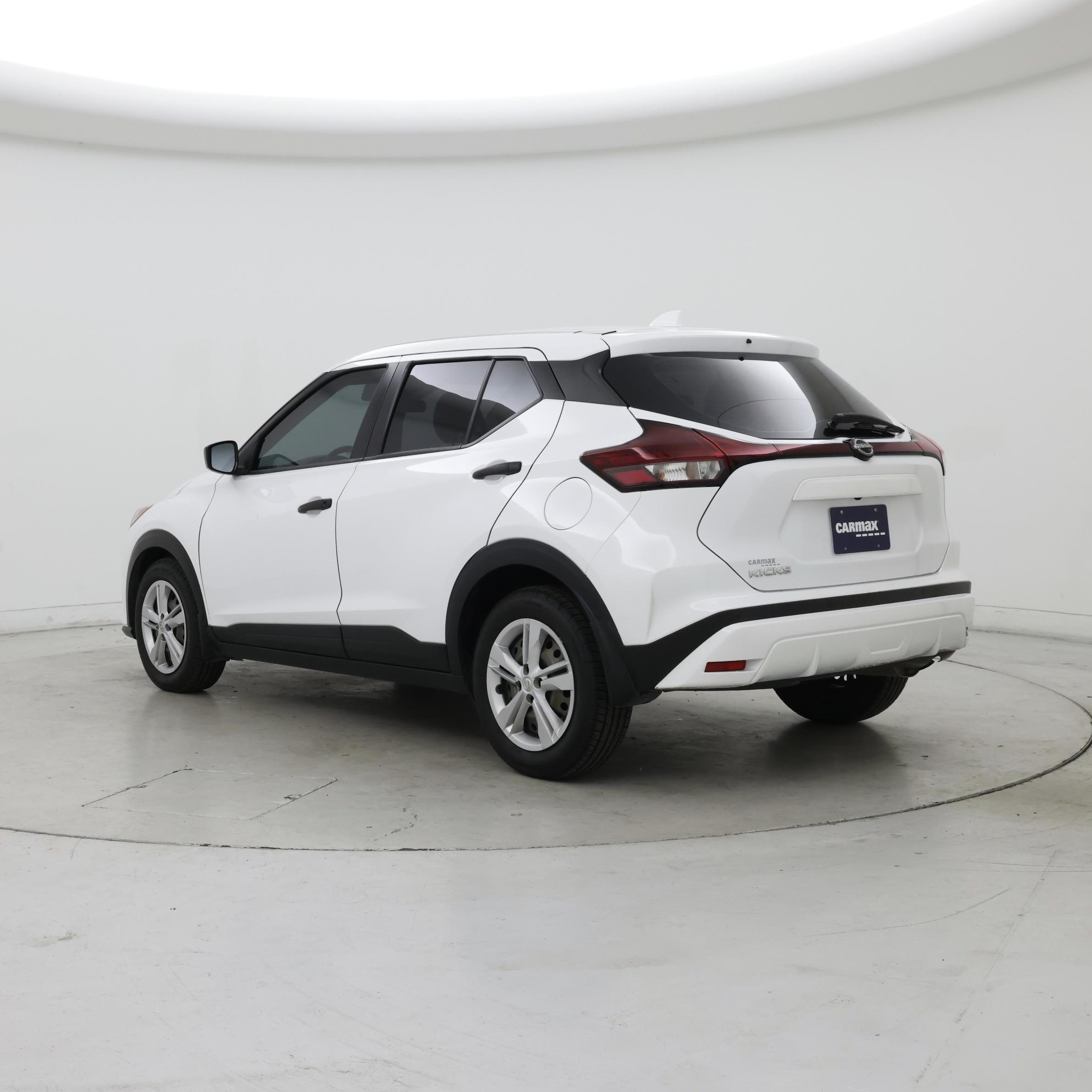 Thumbnail: 2023 Nissan Kicks - 2