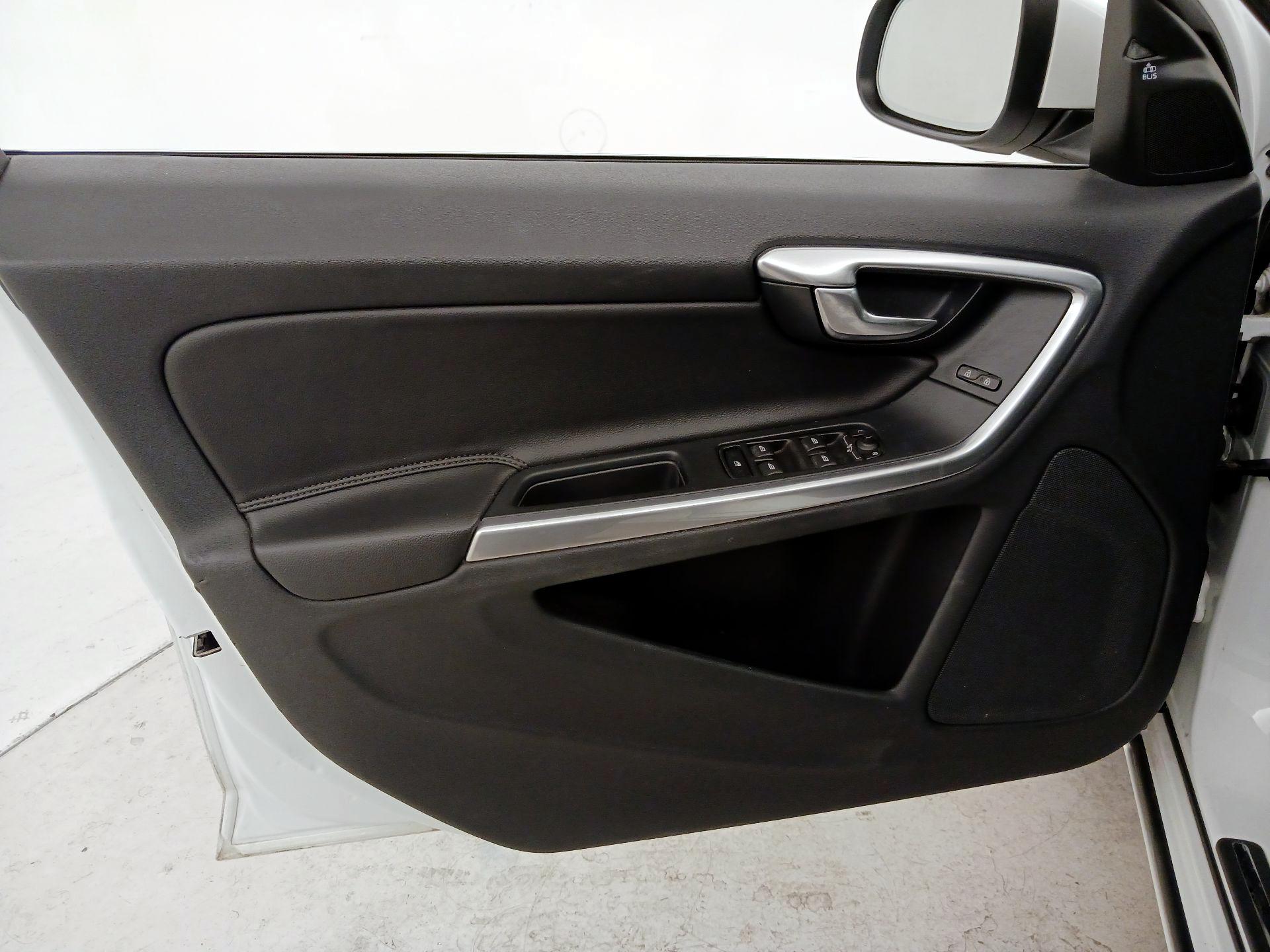 Thumbnail: 2015 Volvo V60 - 12