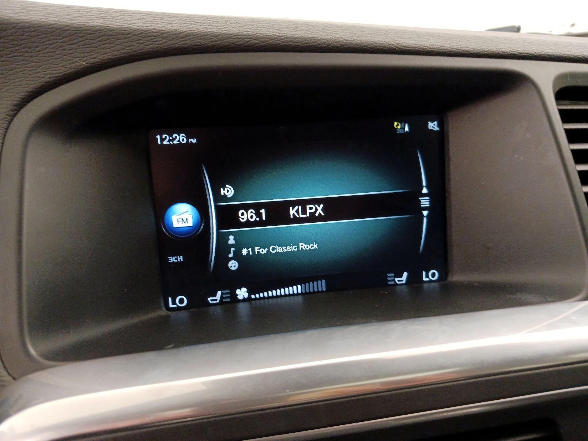 Thumbnail: 2015 Volvo V60 - 15
