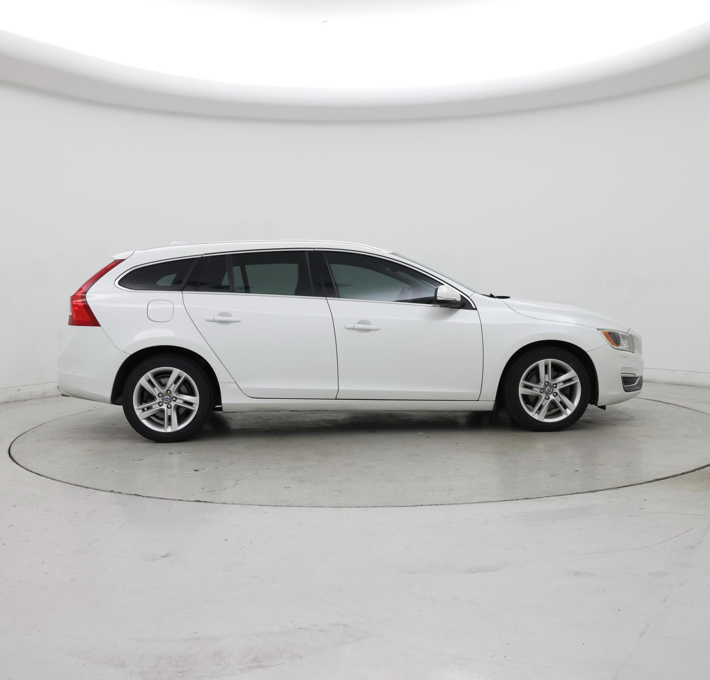 Thumbnail: 2015 Volvo V60 - 7