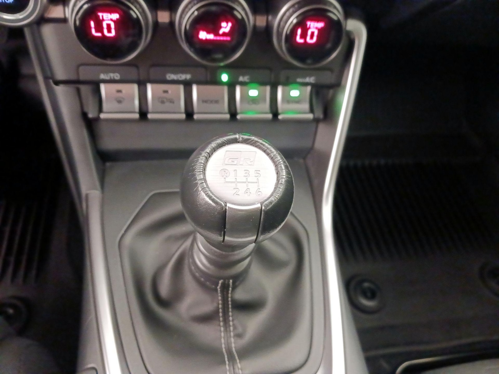 2024 Toyota GR86 Base - Photo 18