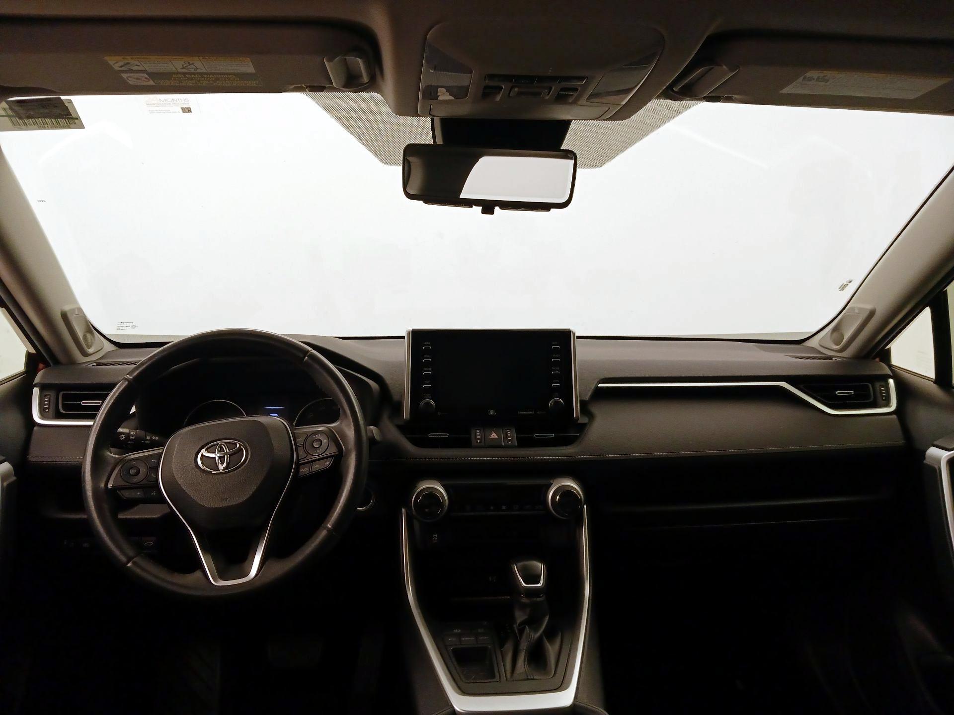 Thumbnail: 2019 Toyota RAV4 - 9