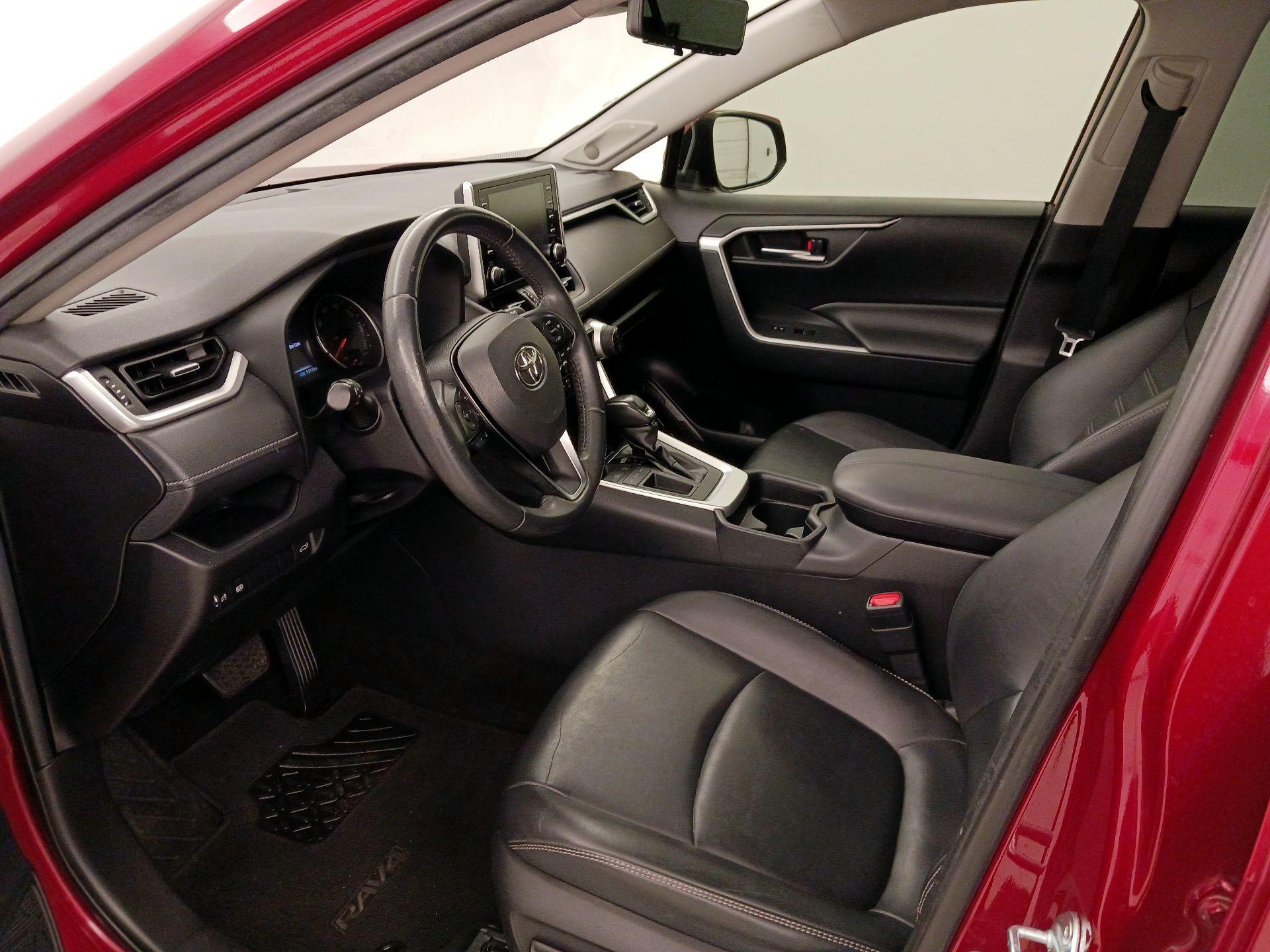 Thumbnail: 2019 Toyota RAV4 - 11