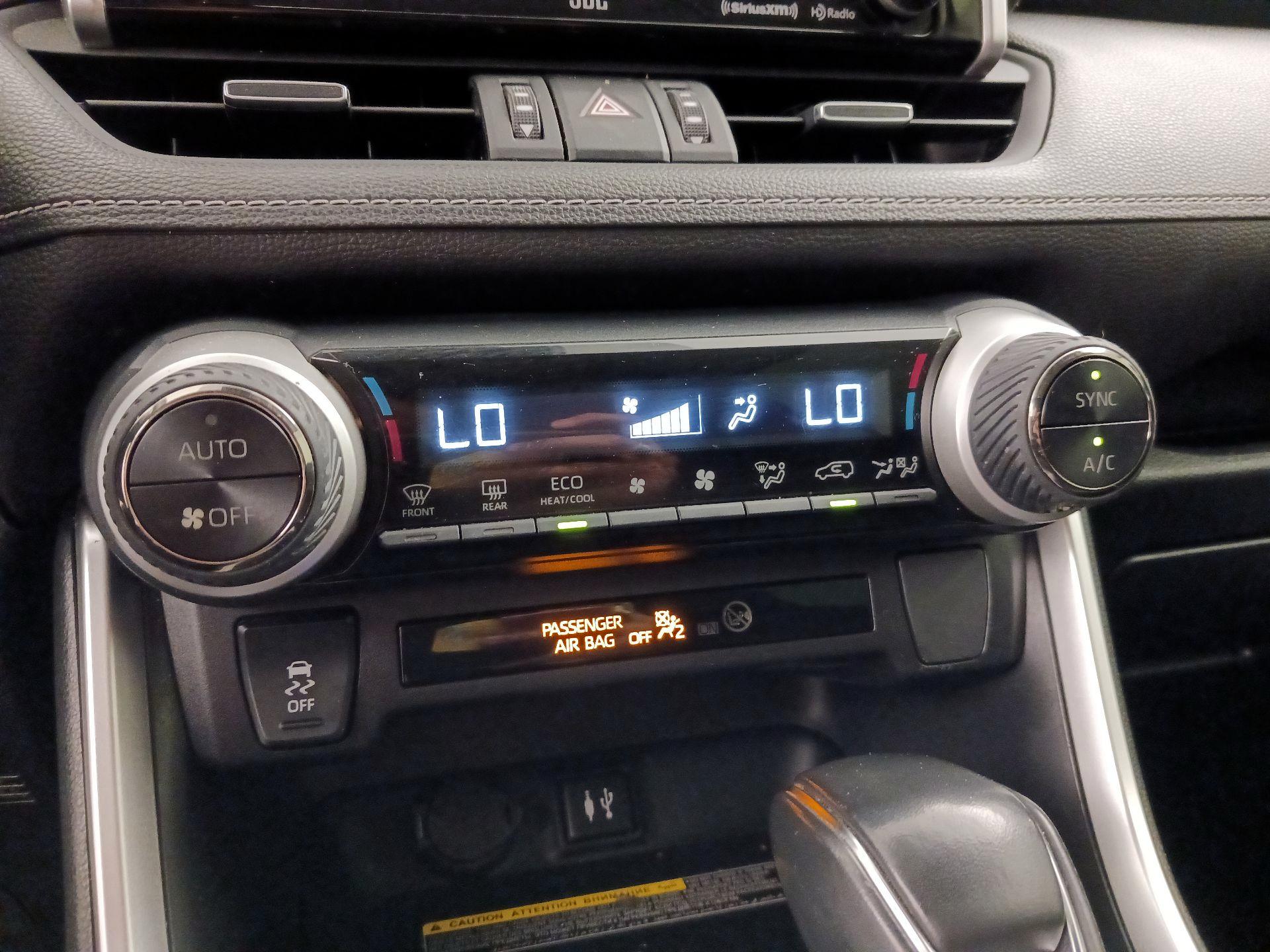 Thumbnail: 2019 Toyota RAV4 - 16