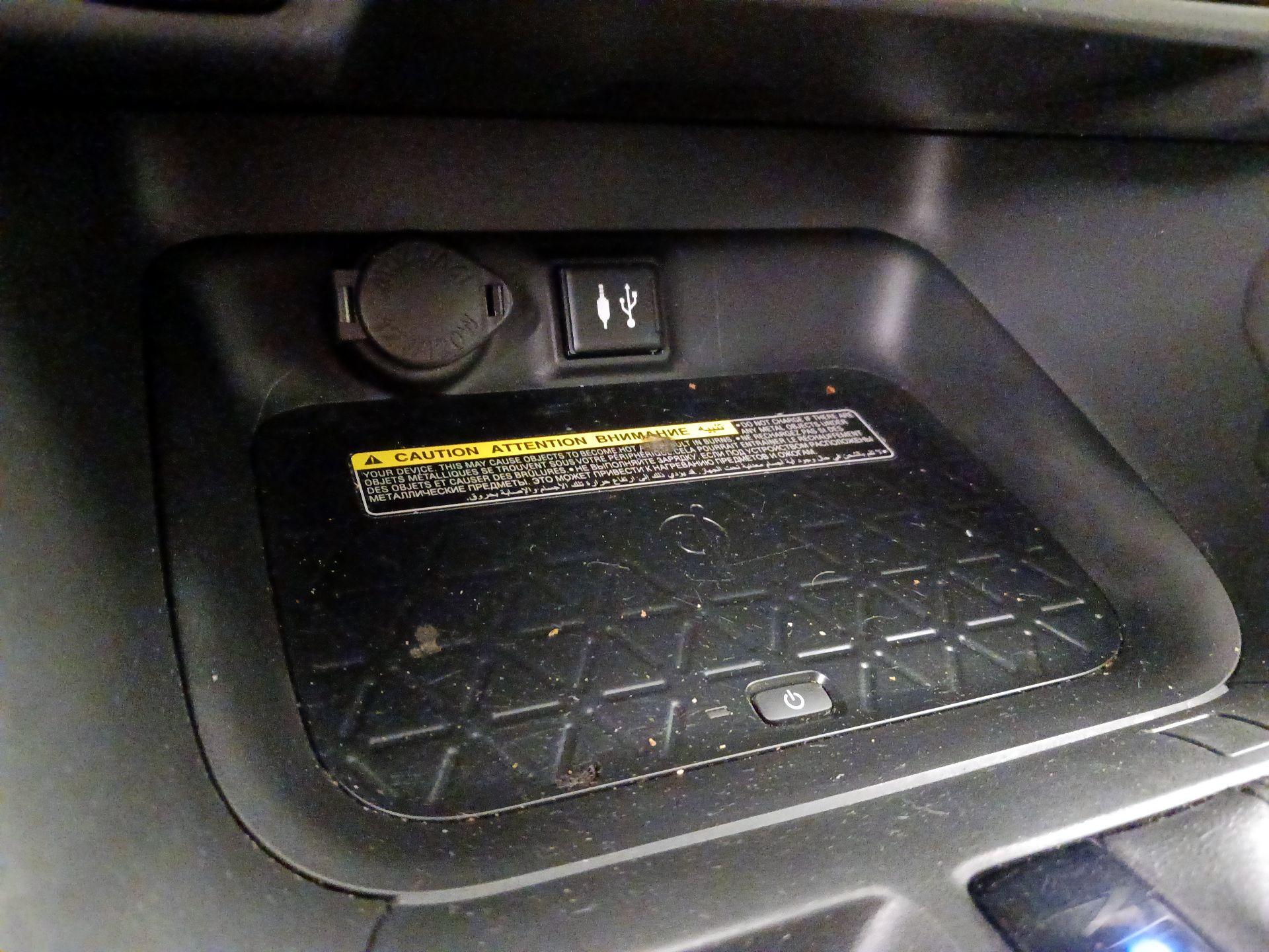 Thumbnail: 2019 Toyota RAV4 - 18