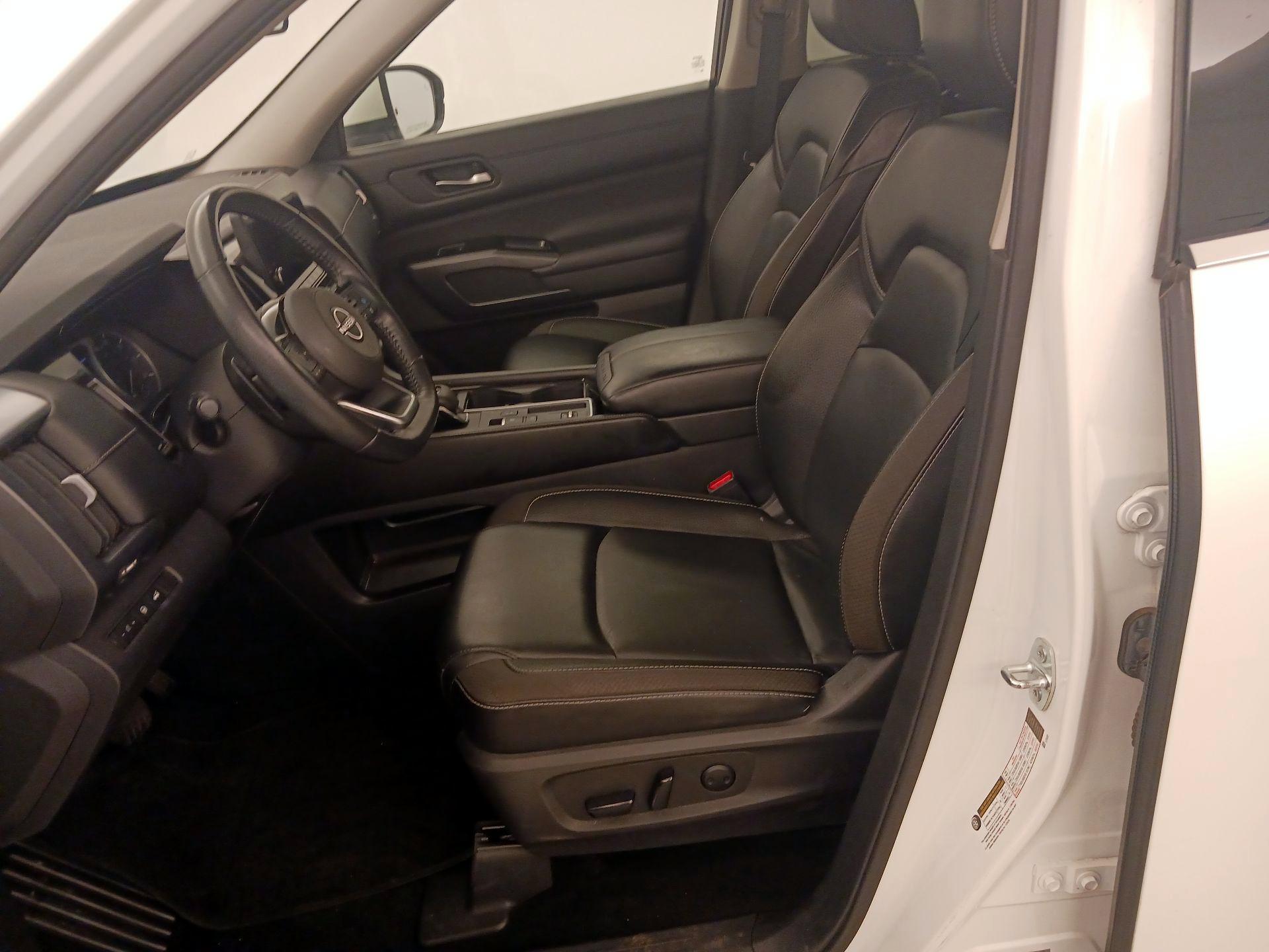 Thumbnail: 2023 Nissan Pathfinder - 11