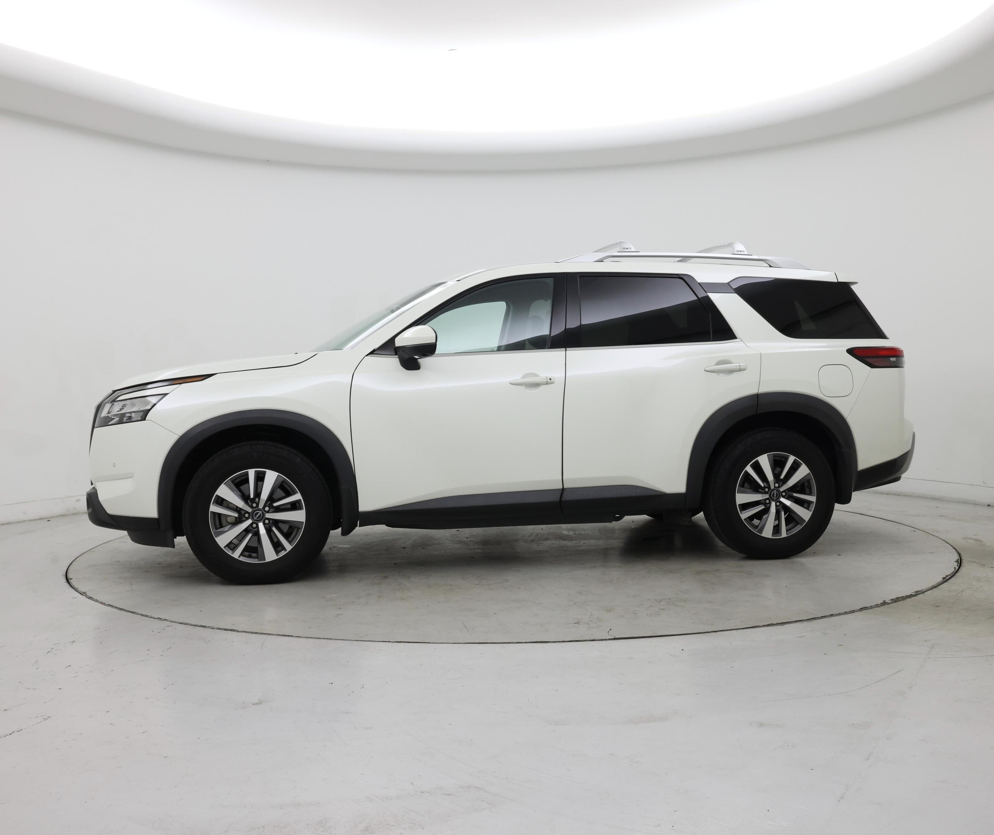 Thumbnail: 2023 Nissan Pathfinder - 3