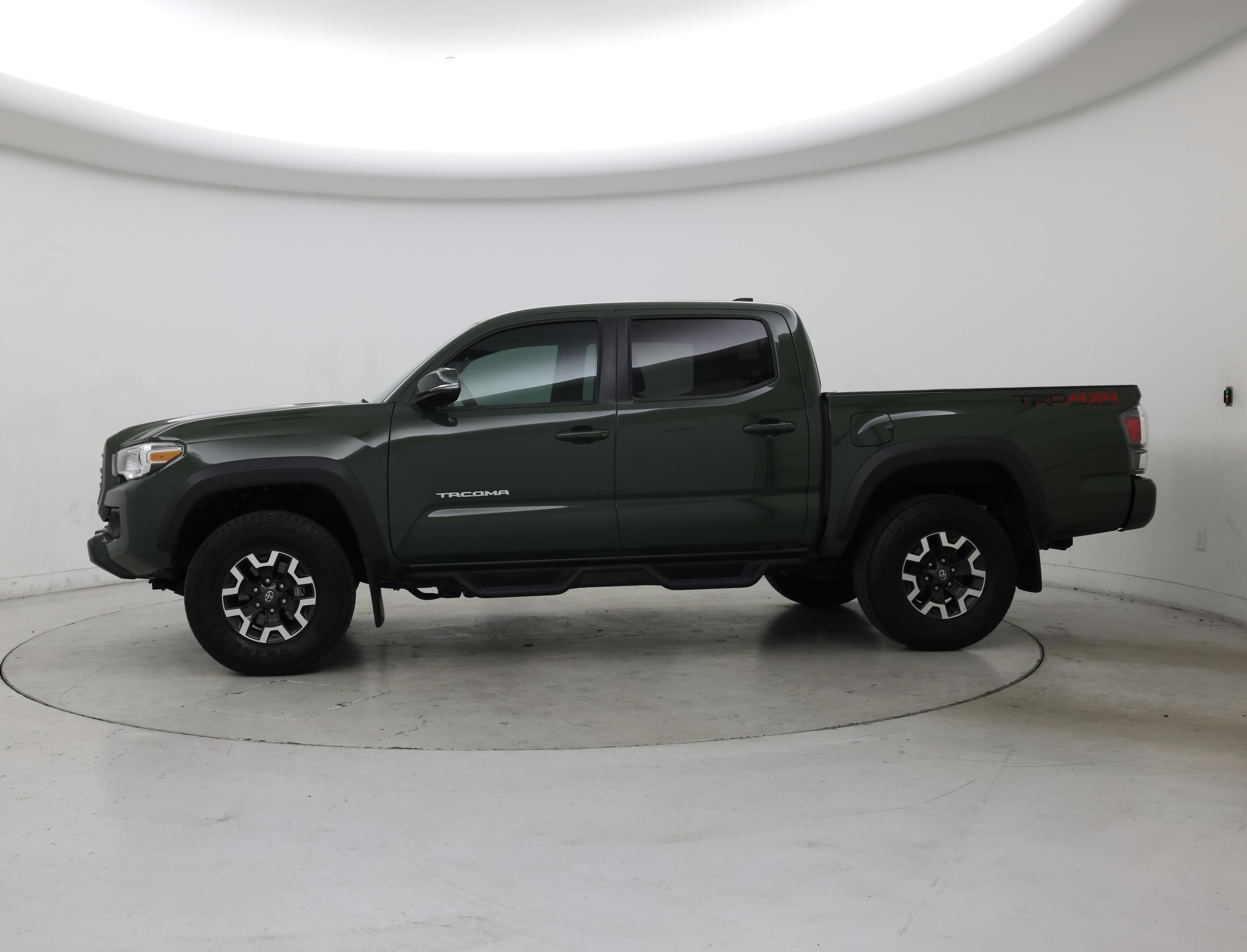 Thumbnail: 2022 Toyota Tacoma - 3