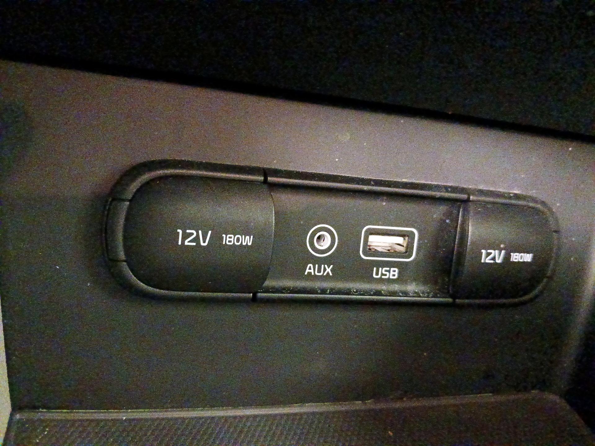 Thumbnail: 2018 Kia Niro - 18