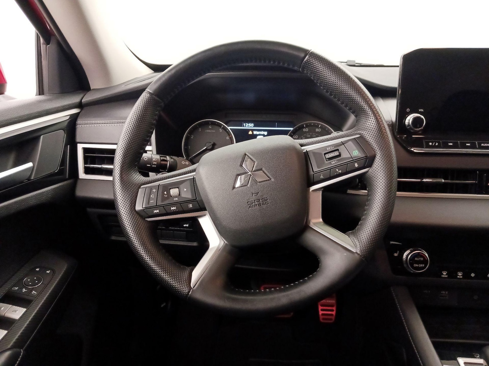 2024 Mitsubishi Outlander SE - Photo 11