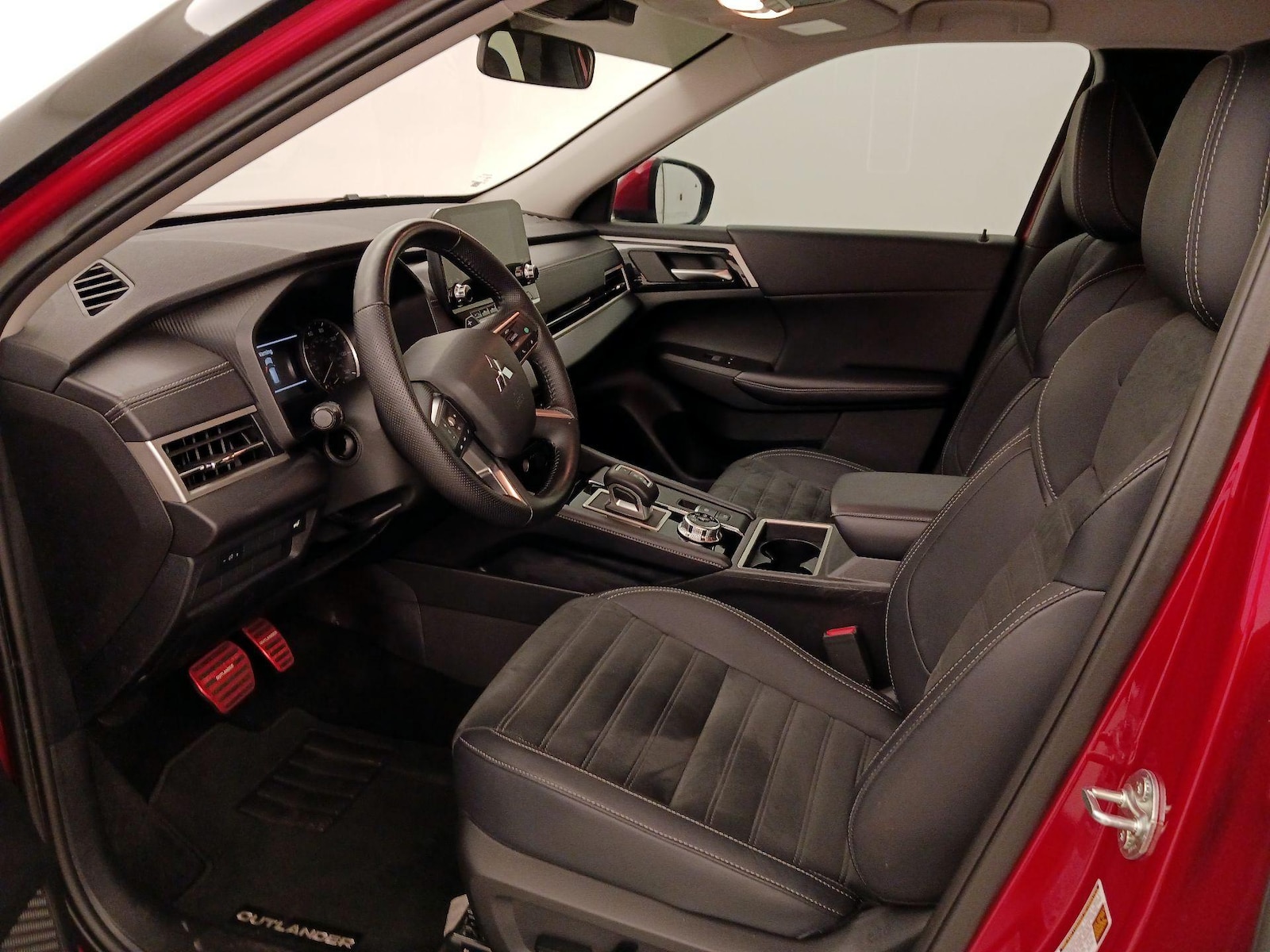 2024 Mitsubishi Outlander SE - Photo 12