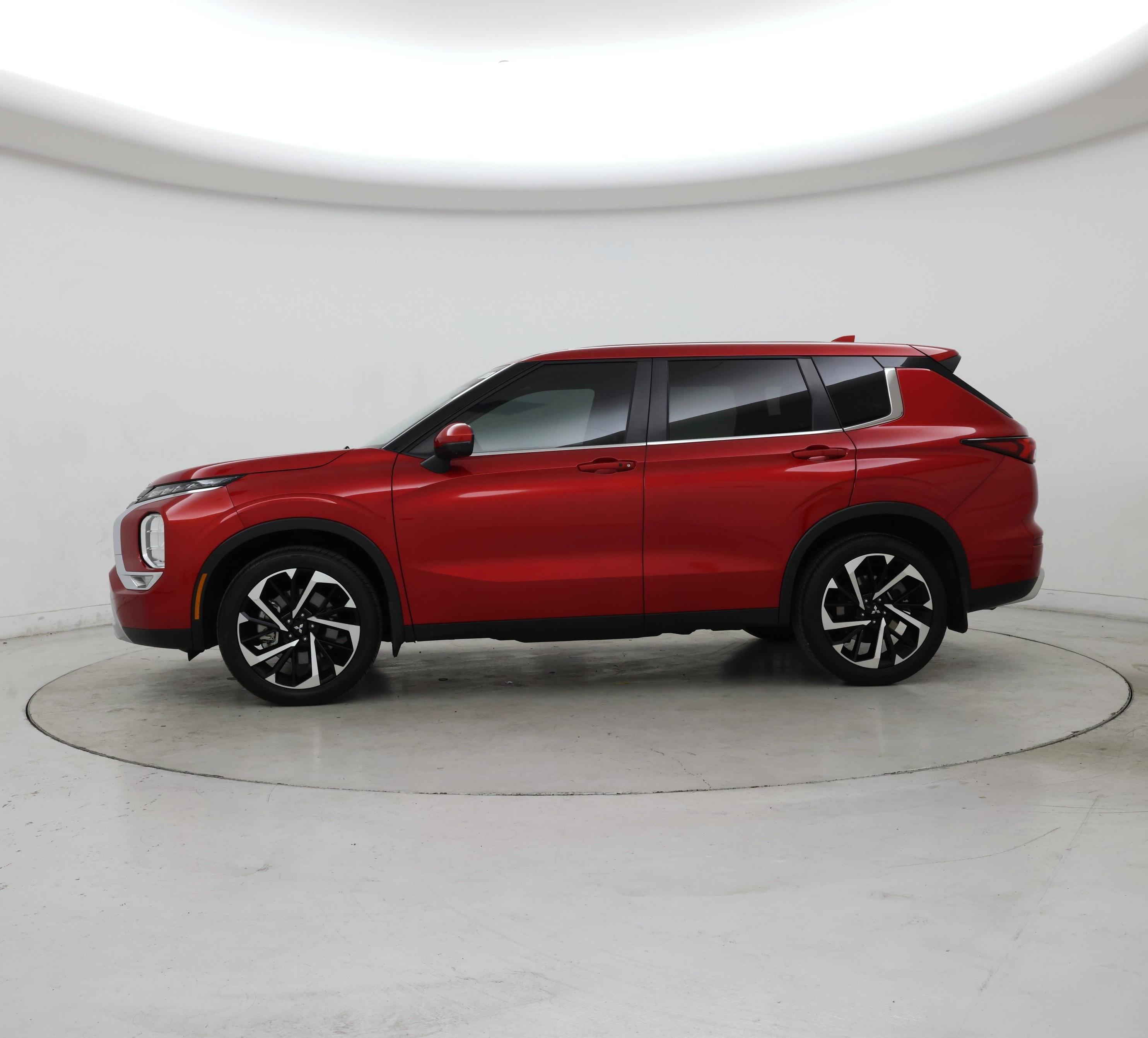 Thumbnail: 2024 Mitsubishi Outlander - 3