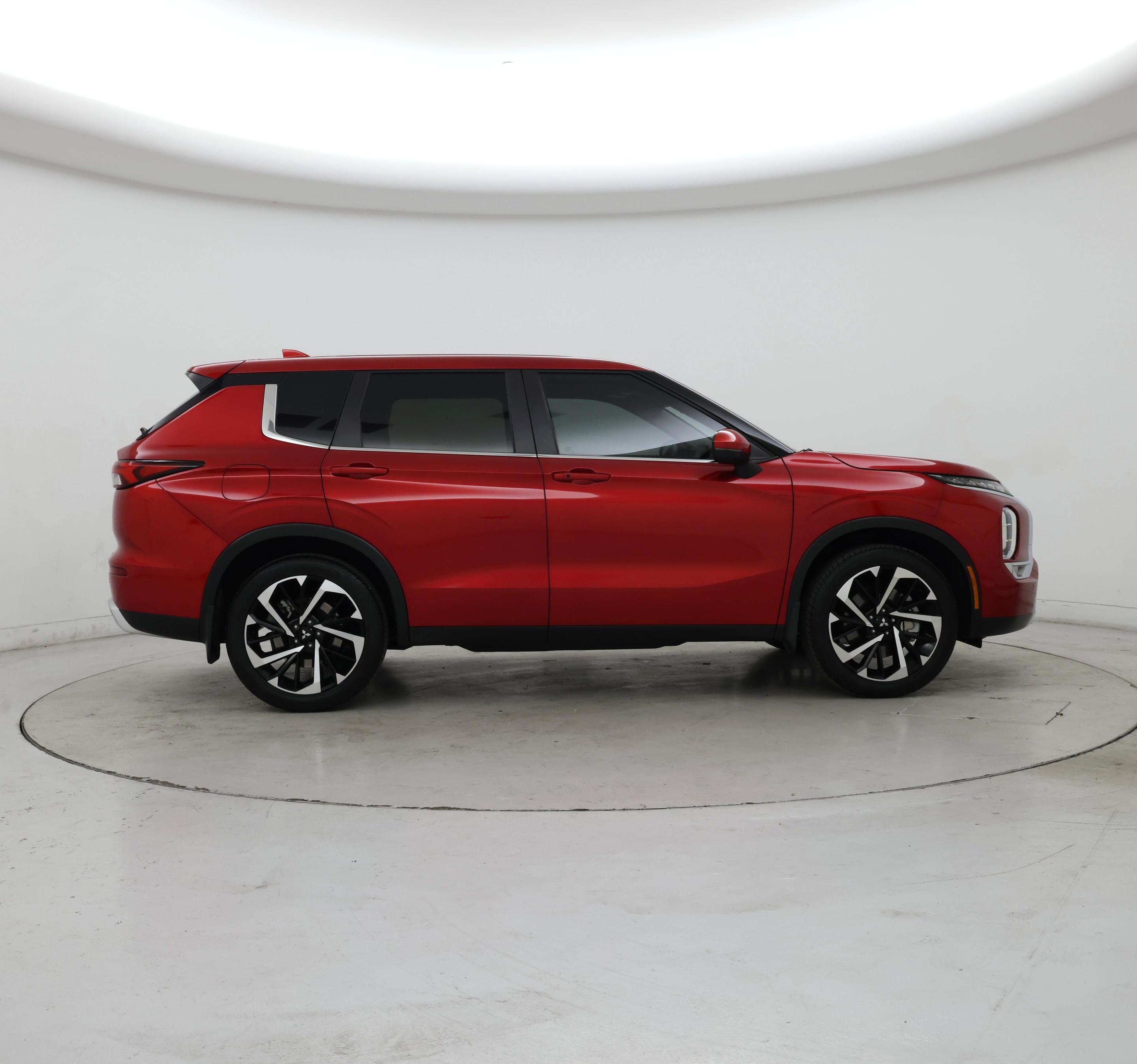 Thumbnail: 2024 Mitsubishi Outlander - 7