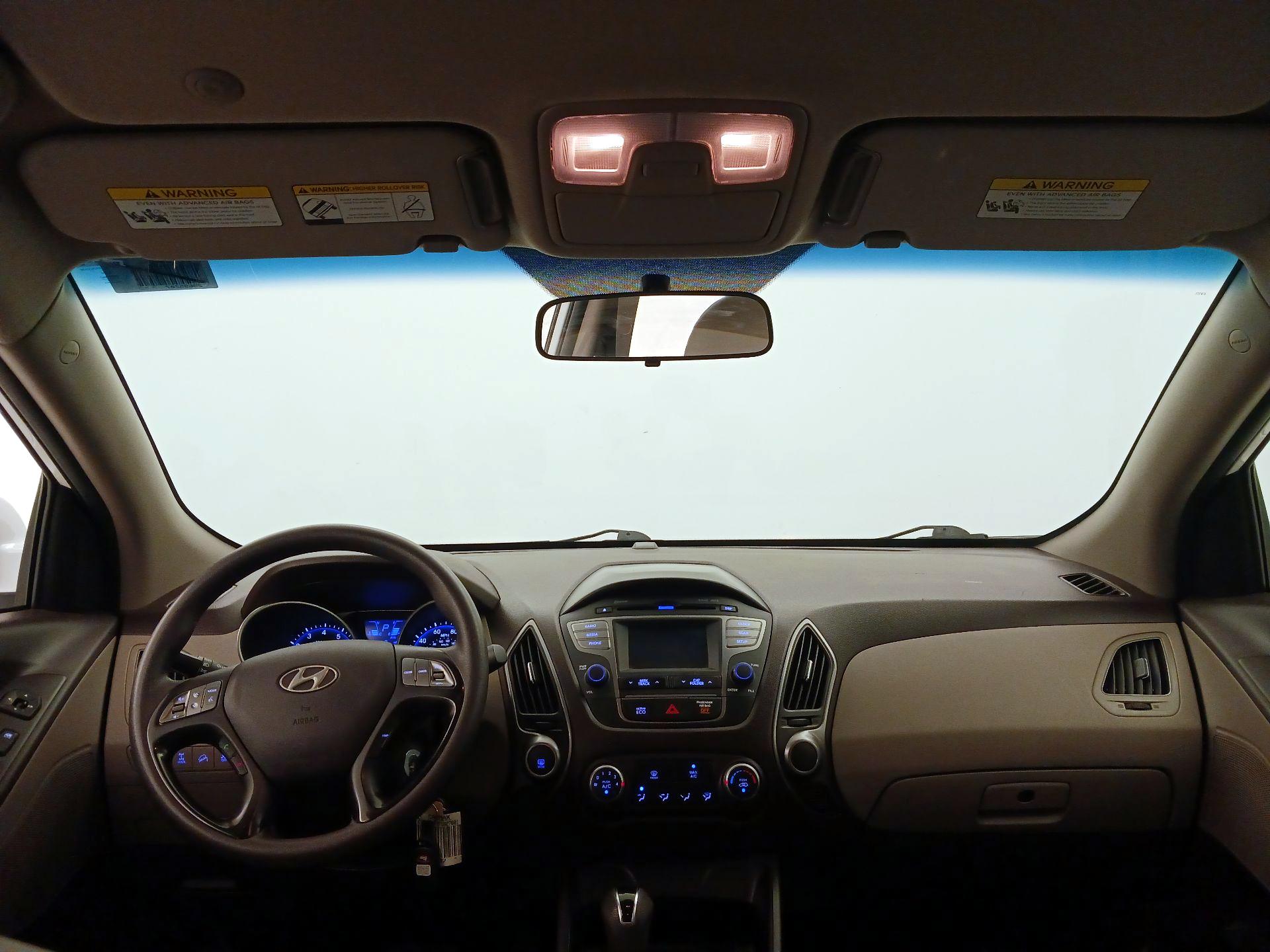 Thumbnail: 2015 Hyundai Tucson - 9