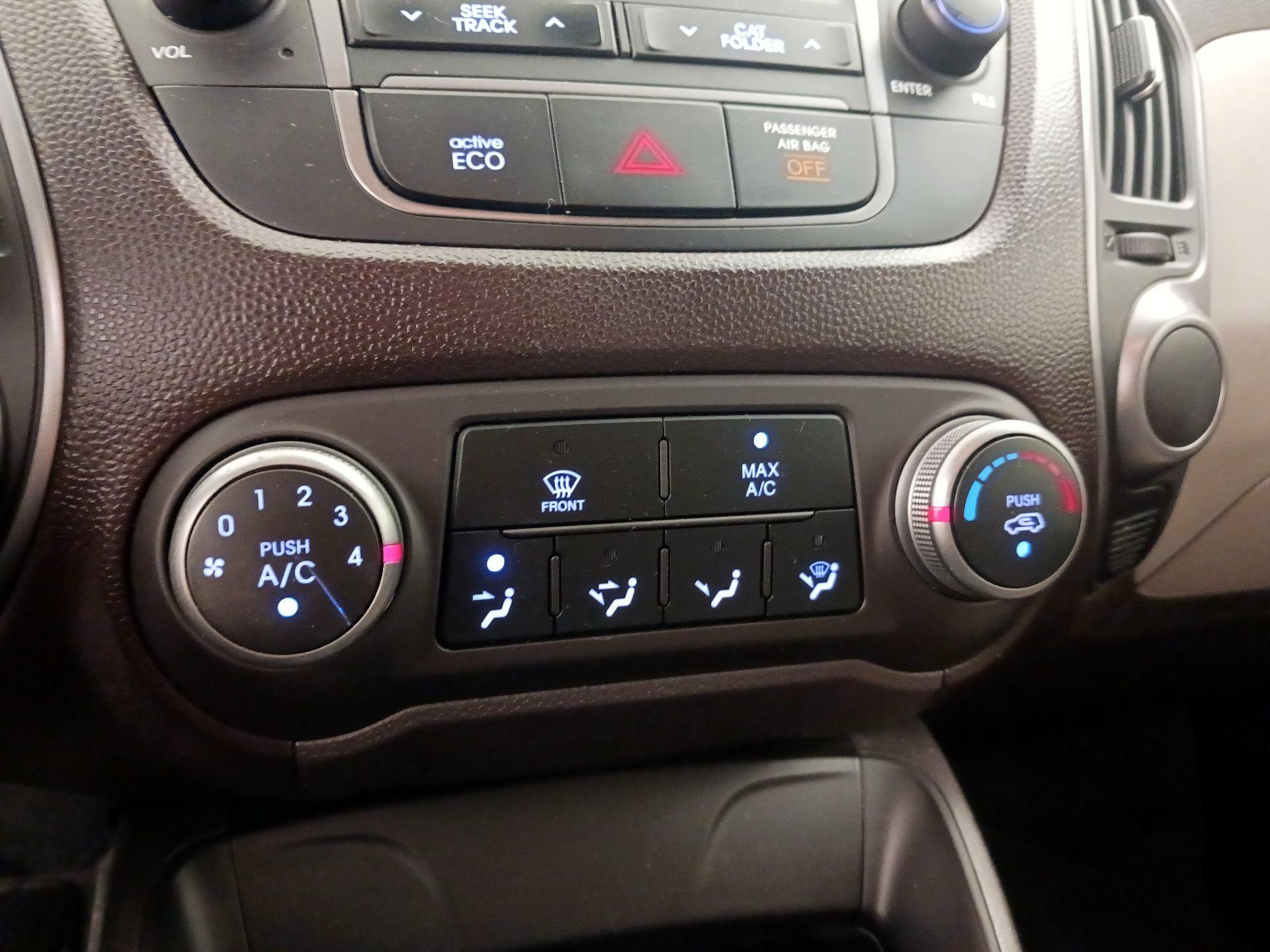 Thumbnail: 2015 Hyundai Tucson - 16