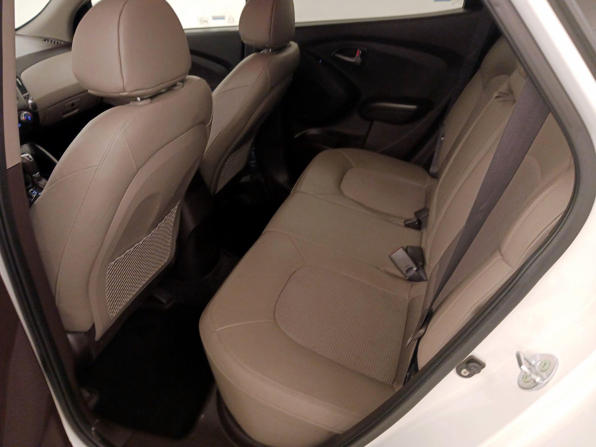 Thumbnail: 2015 Hyundai Tucson - 19