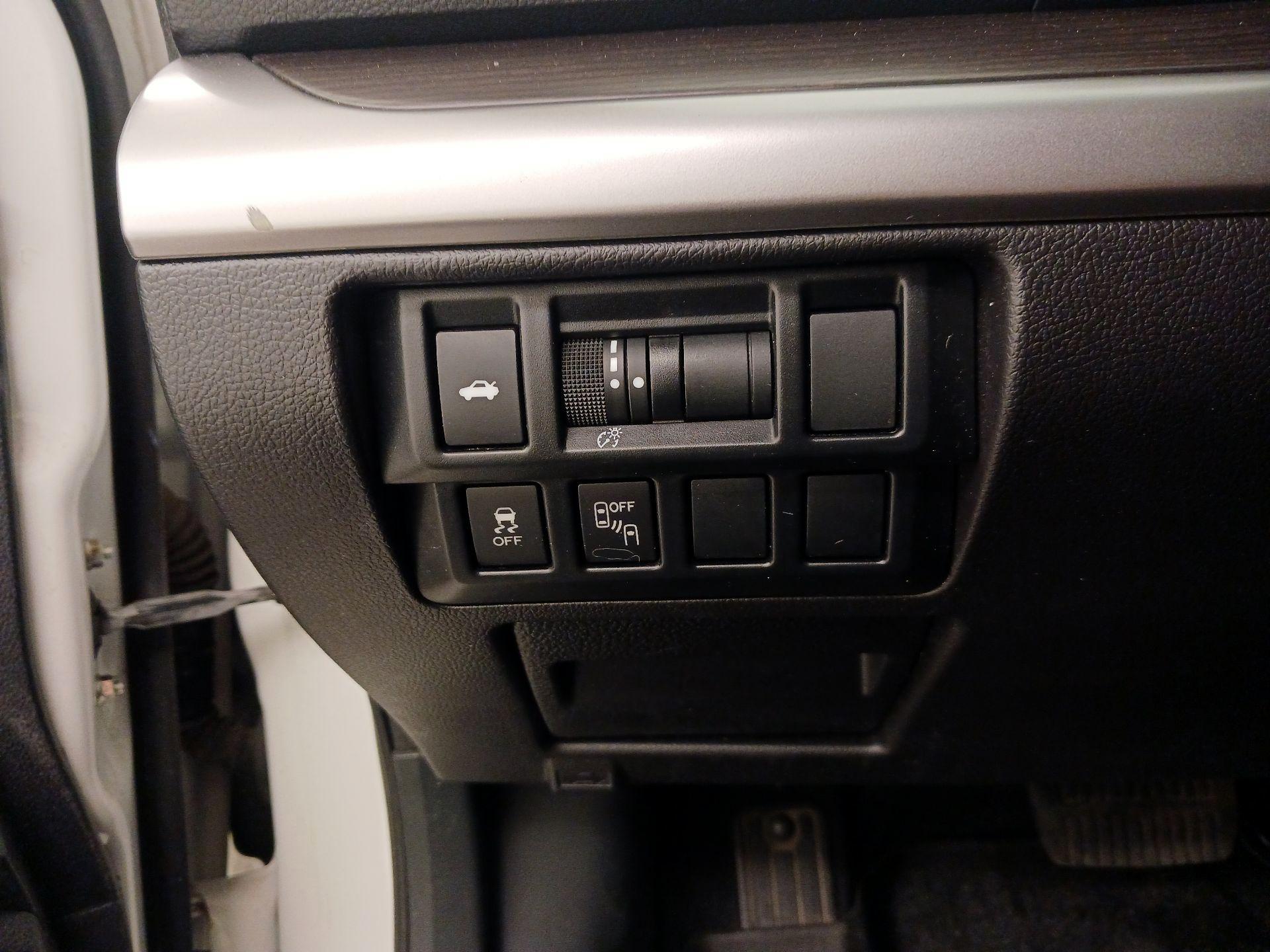 Thumbnail: 2016 Subaru Legacy - 13