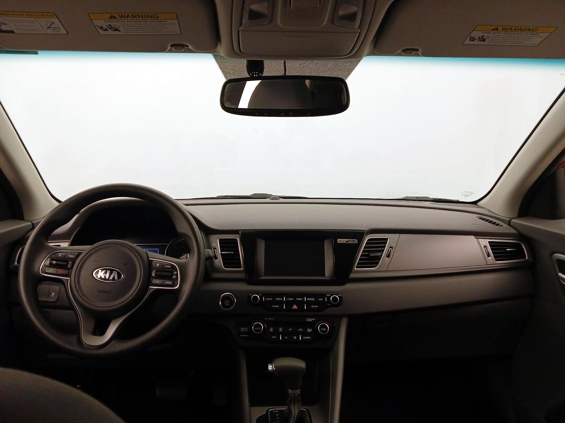 Thumbnail: 2017 Kia Niro - 9