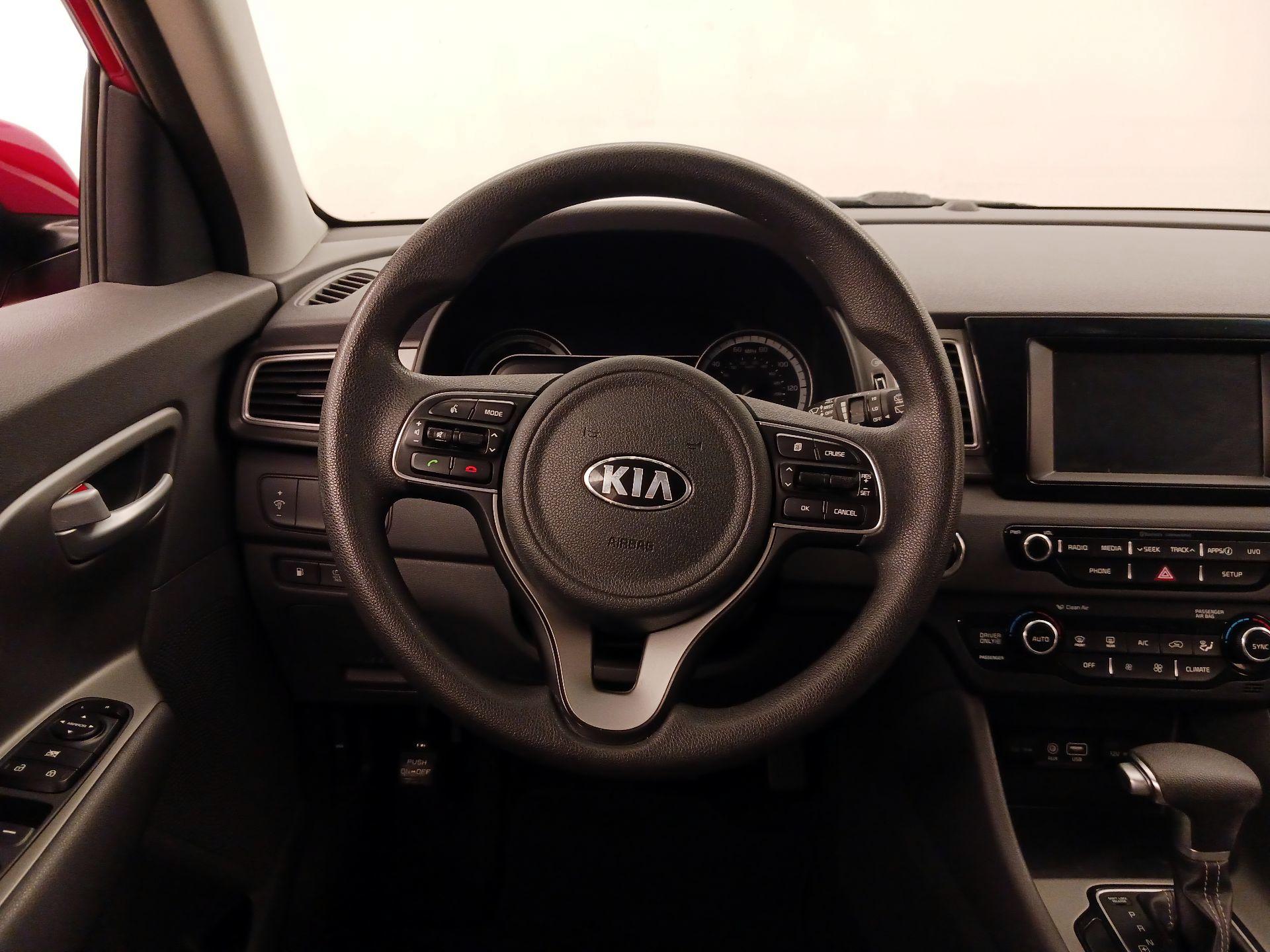 Thumbnail: 2017 Kia Niro - 10