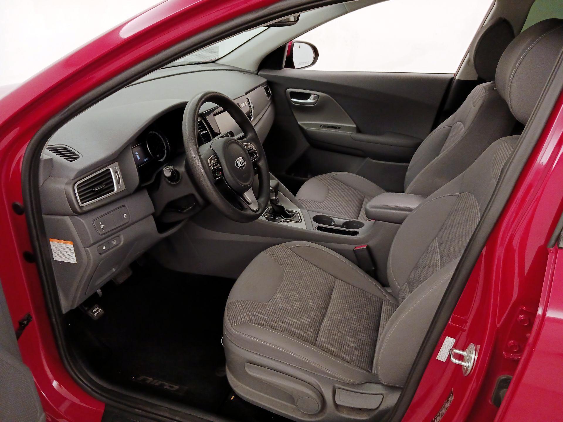 Thumbnail: 2017 Kia Niro - 11
