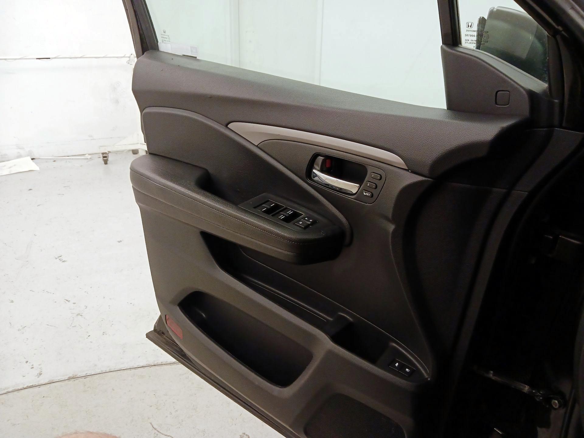 Thumbnail: 2019 Honda Passport - 12