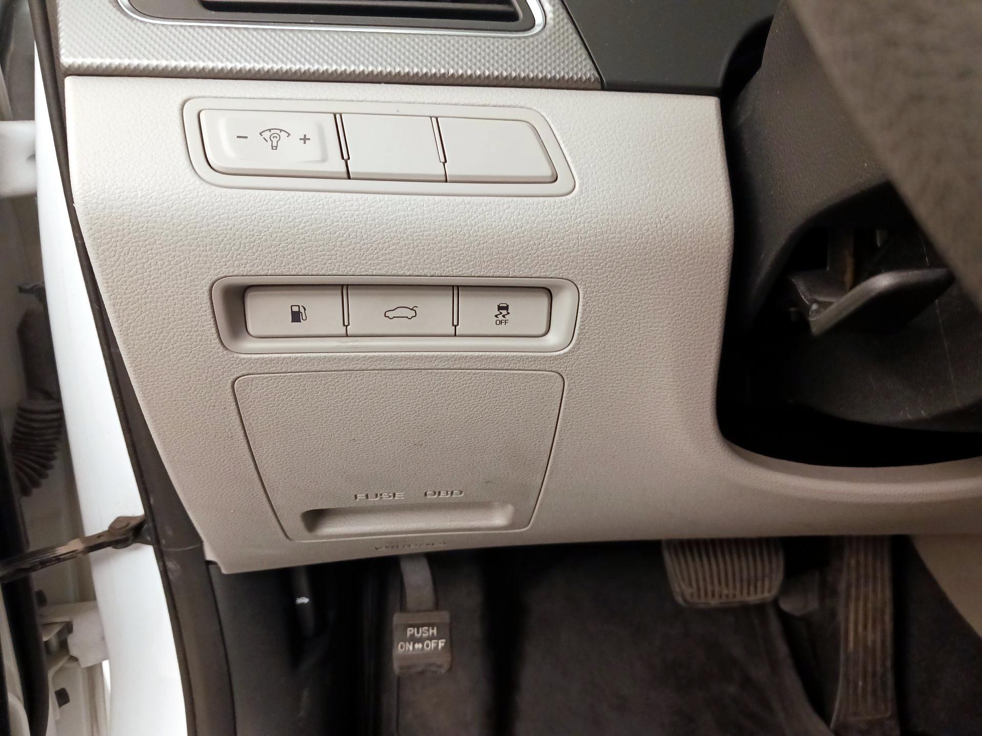 Thumbnail: 2016 Hyundai Sonata - 13