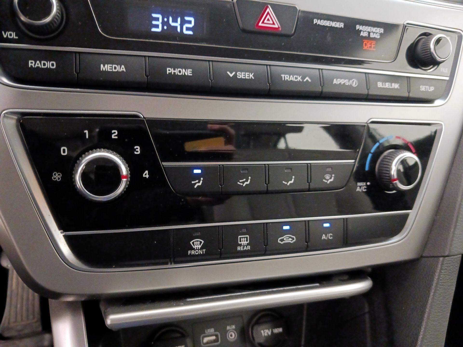 Thumbnail: 2016 Hyundai Sonata - 16