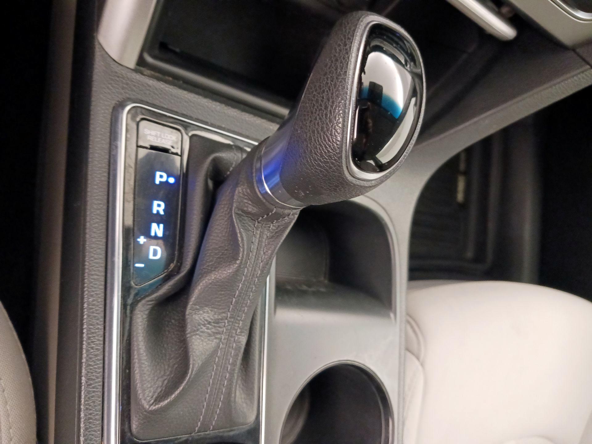 Thumbnail: 2016 Hyundai Sonata - 17