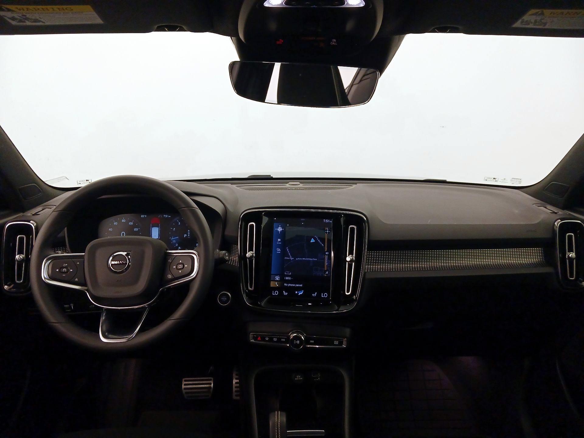 Thumbnail: 2022 Volvo XC40 - 9