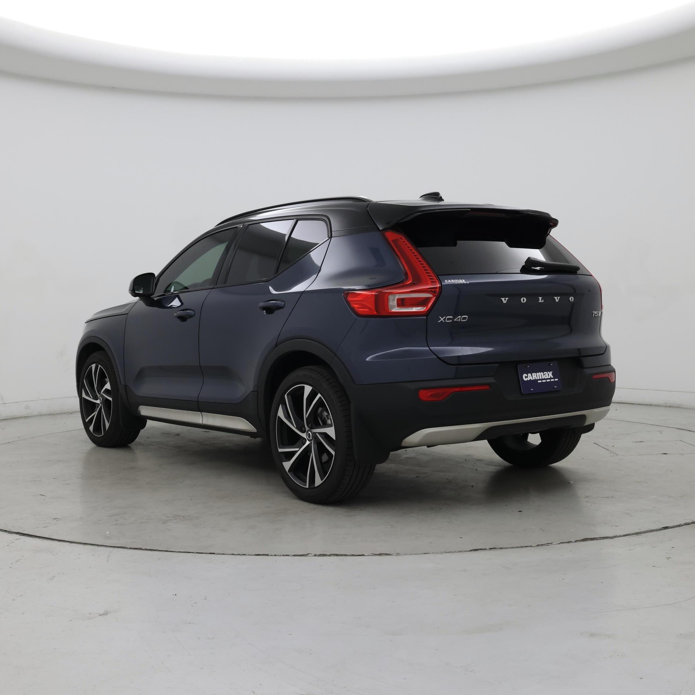 Thumbnail: 2022 Volvo XC40 - 2