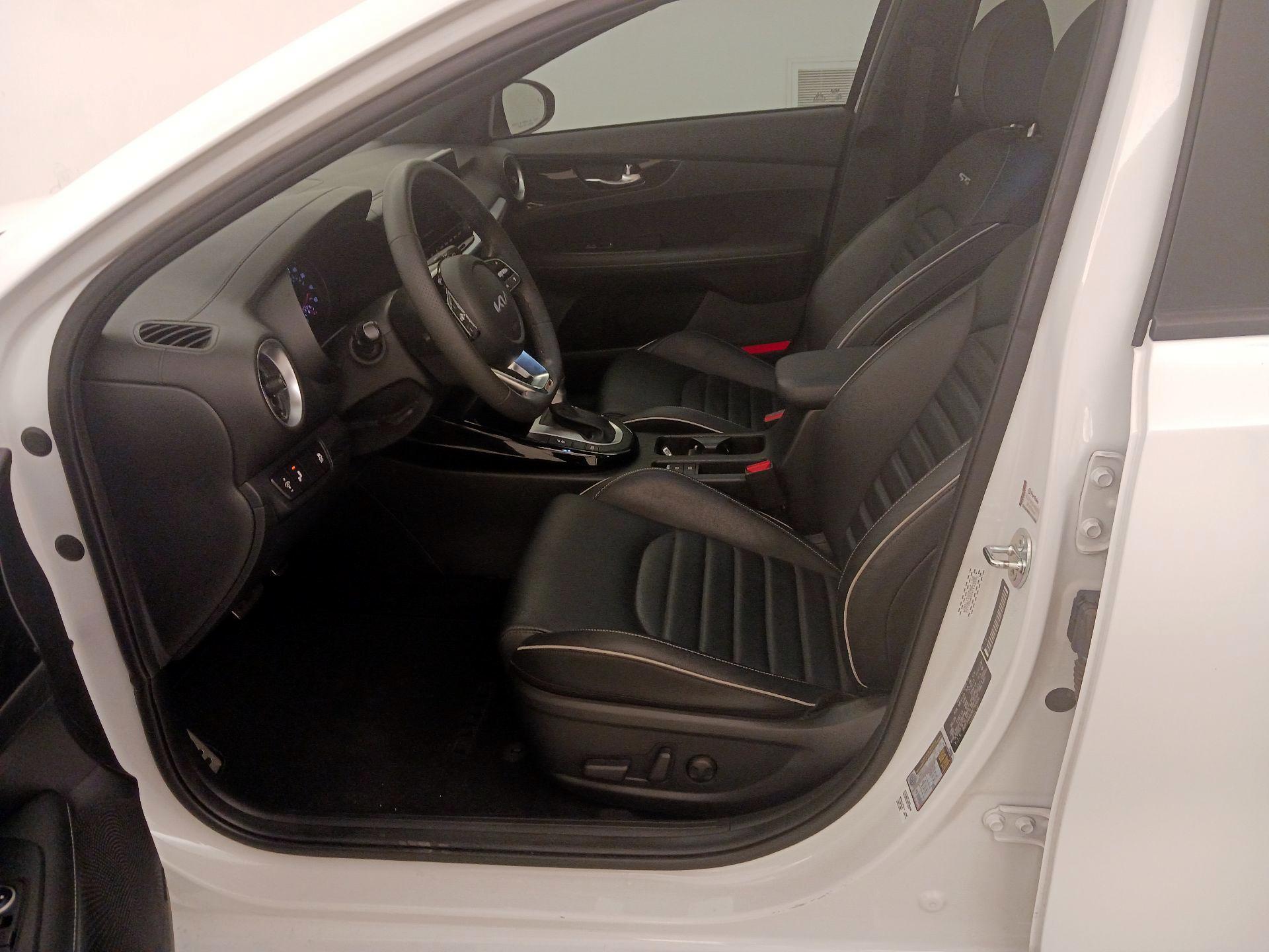 Thumbnail: 2024 Kia Forte - 11