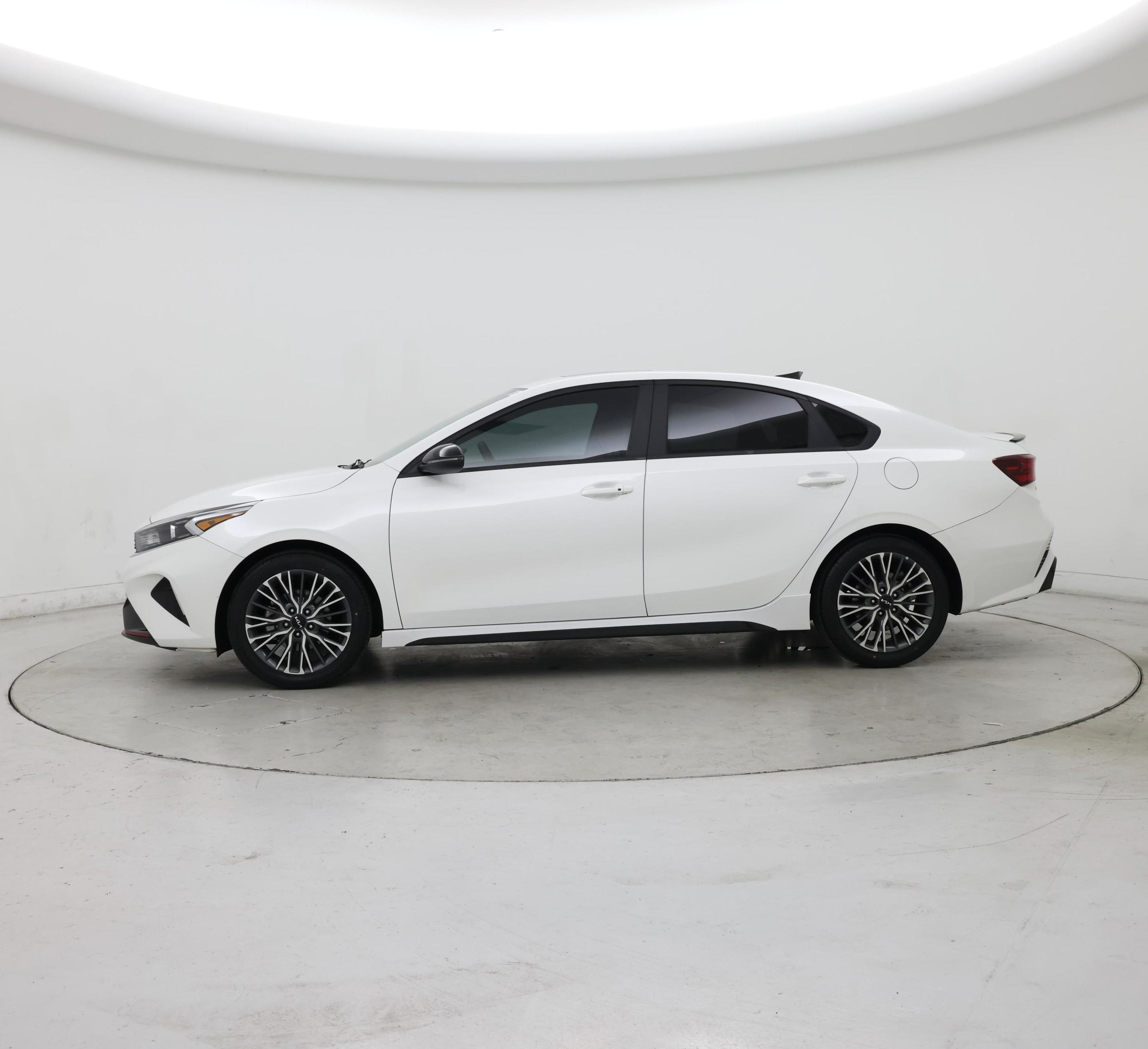 Thumbnail: 2024 Kia Forte - 3