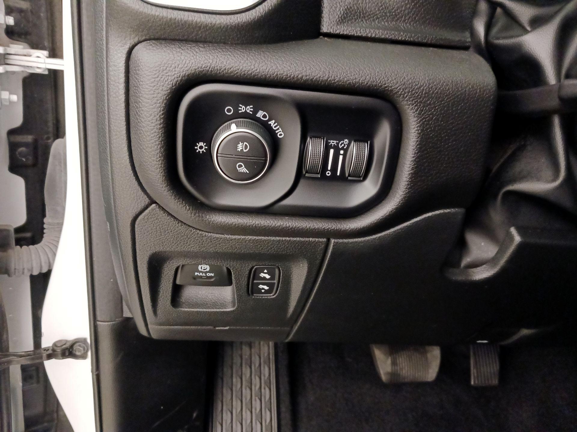 Thumbnail: 2025 RAM 1500 - 13