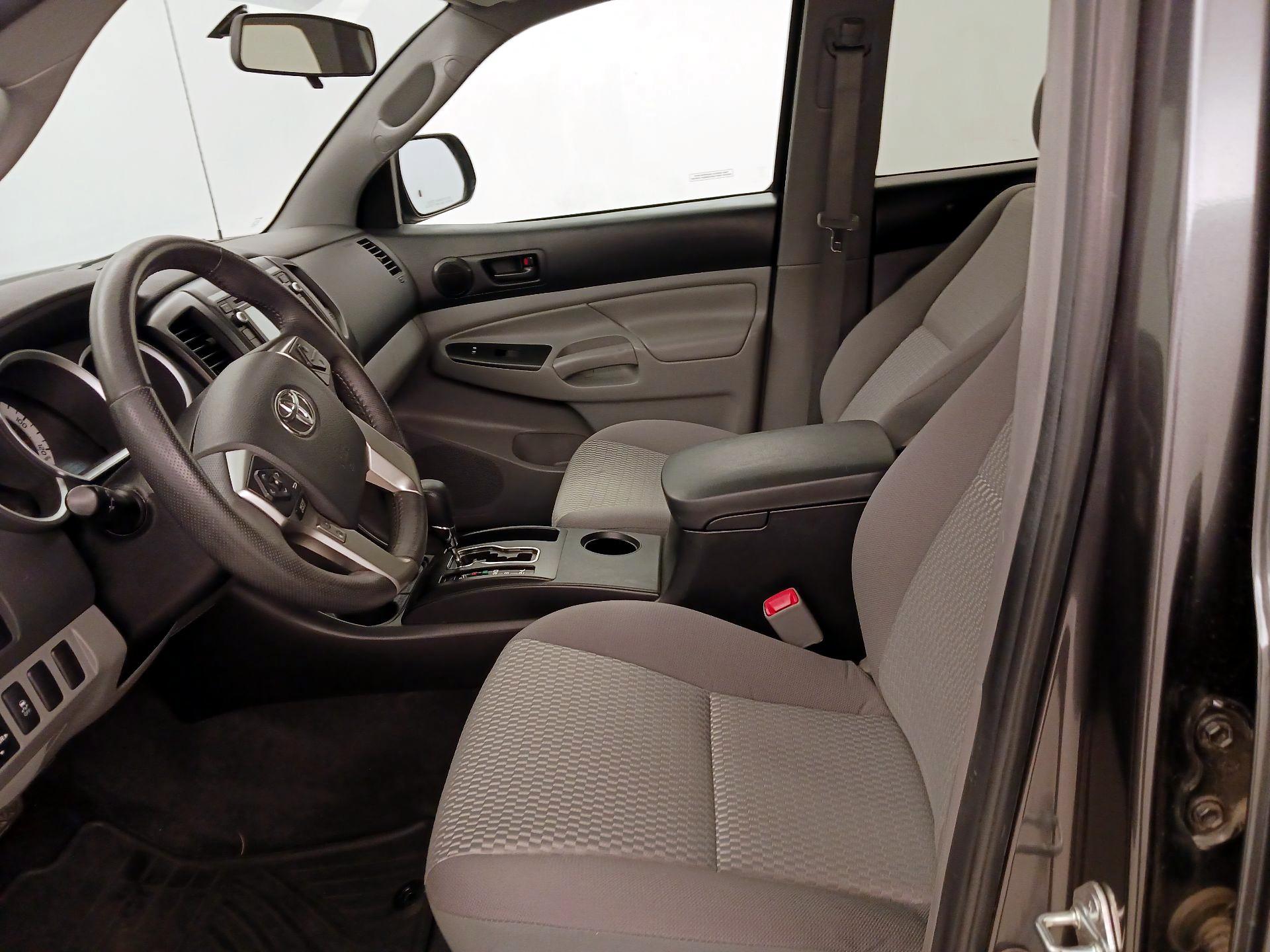 Thumbnail: 2015 Toyota Tacoma - 11