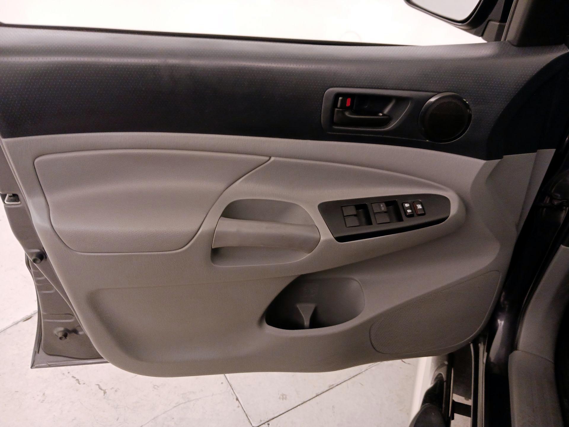 Thumbnail: 2015 Toyota Tacoma - 12