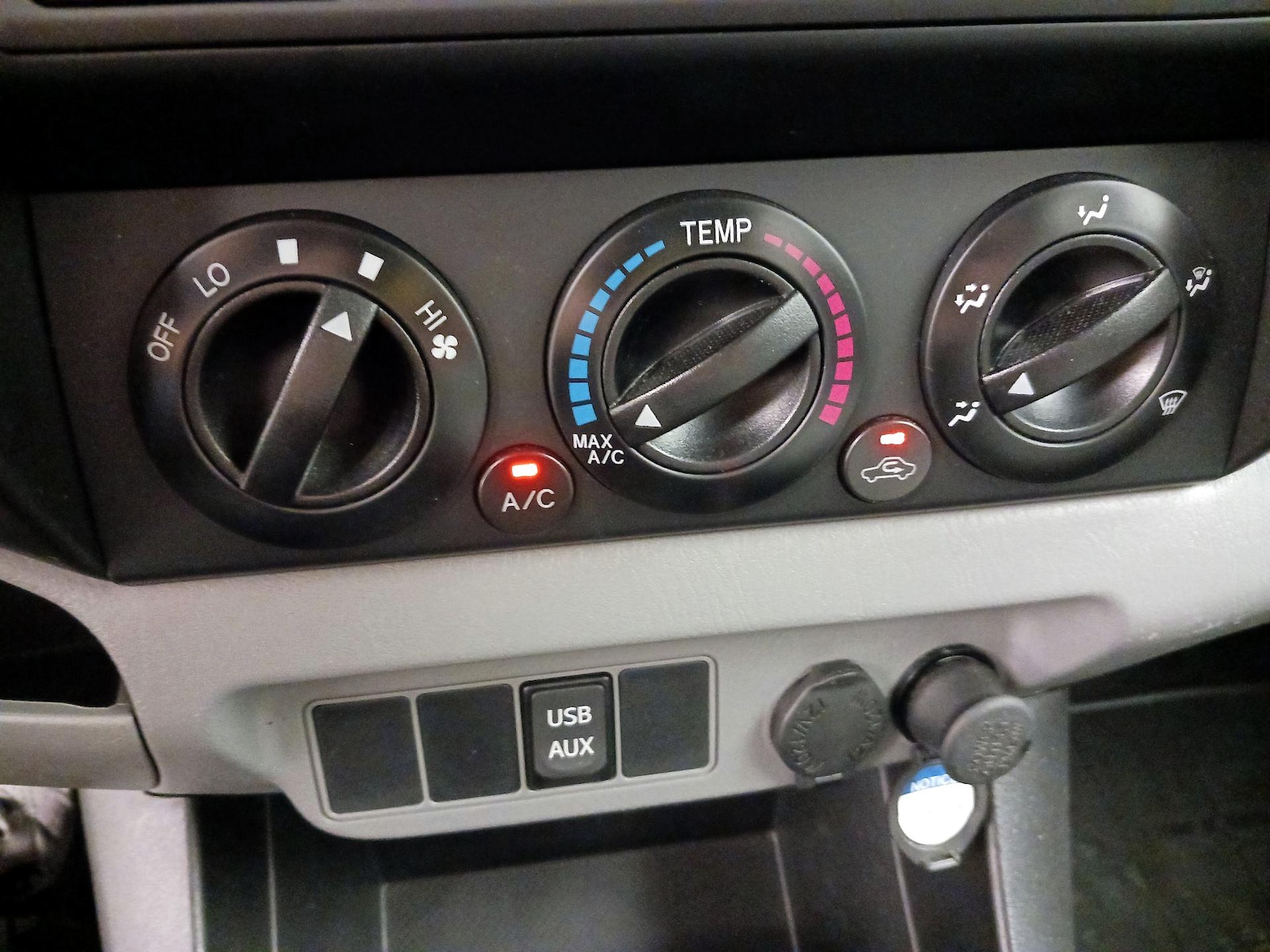 2015 Toyota Tacoma PreRunner - Photo 17