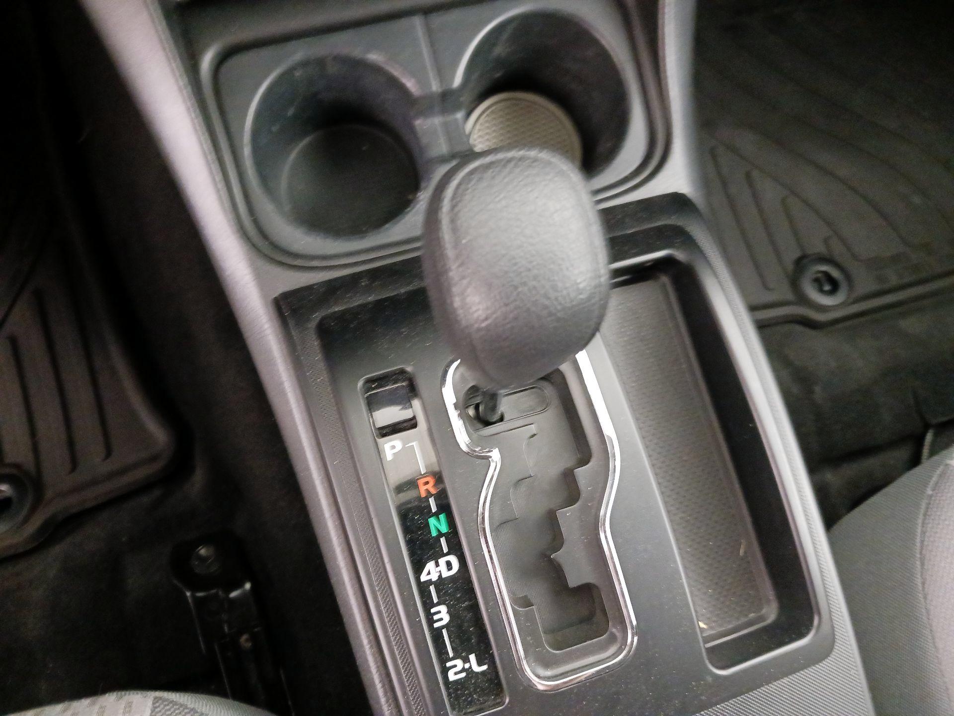 Thumbnail: 2015 Toyota Tacoma - 17