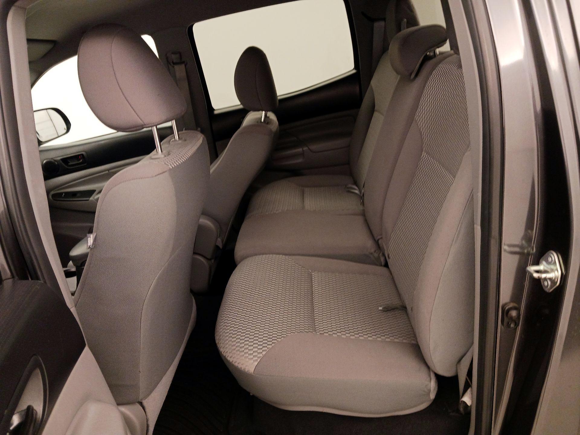 Thumbnail: 2015 Toyota Tacoma - 19