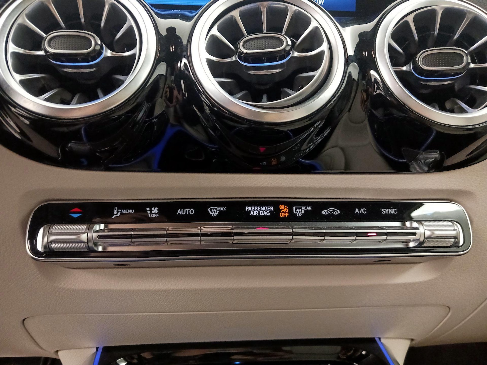 2024 Mercedes-Benz GLA GLA250 - Photo 17