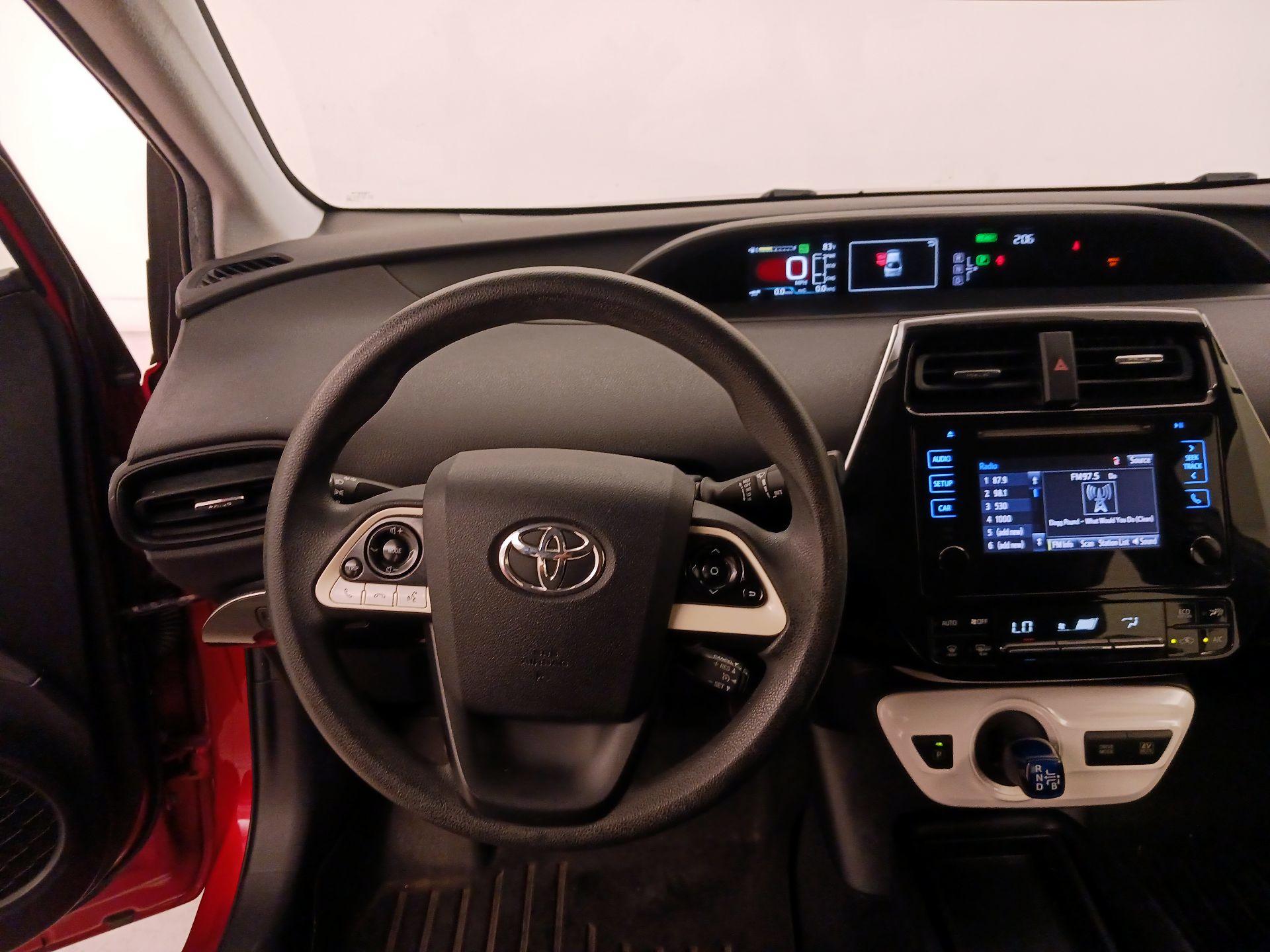 Thumbnail: 2016 Toyota Prius - 10