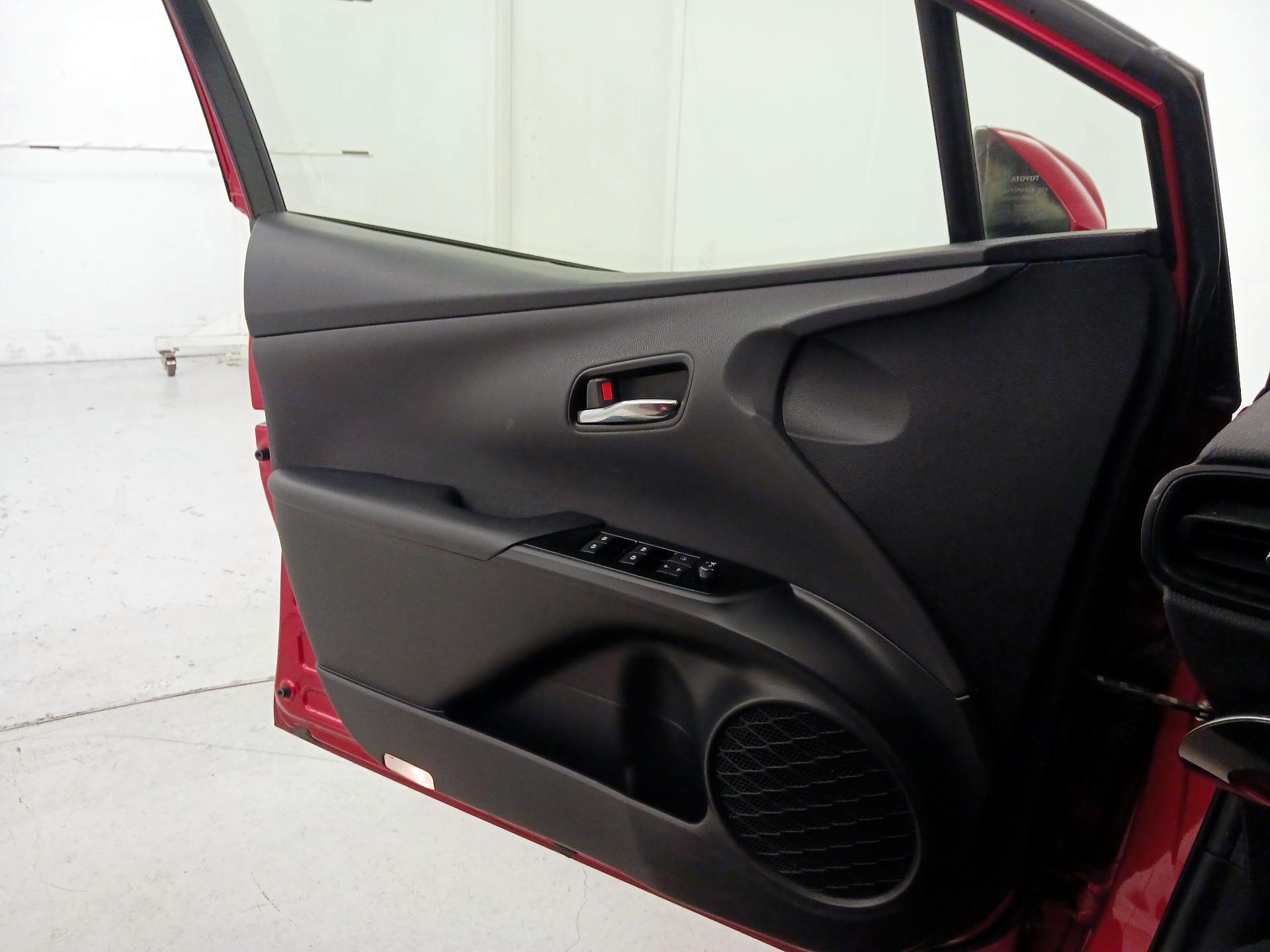 Thumbnail: 2016 Toyota Prius - 12