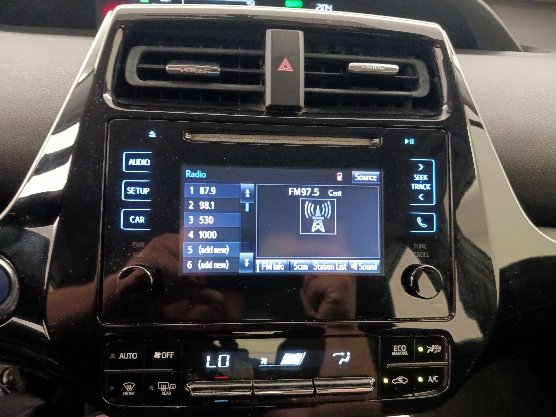 Thumbnail: 2016 Toyota Prius - 15