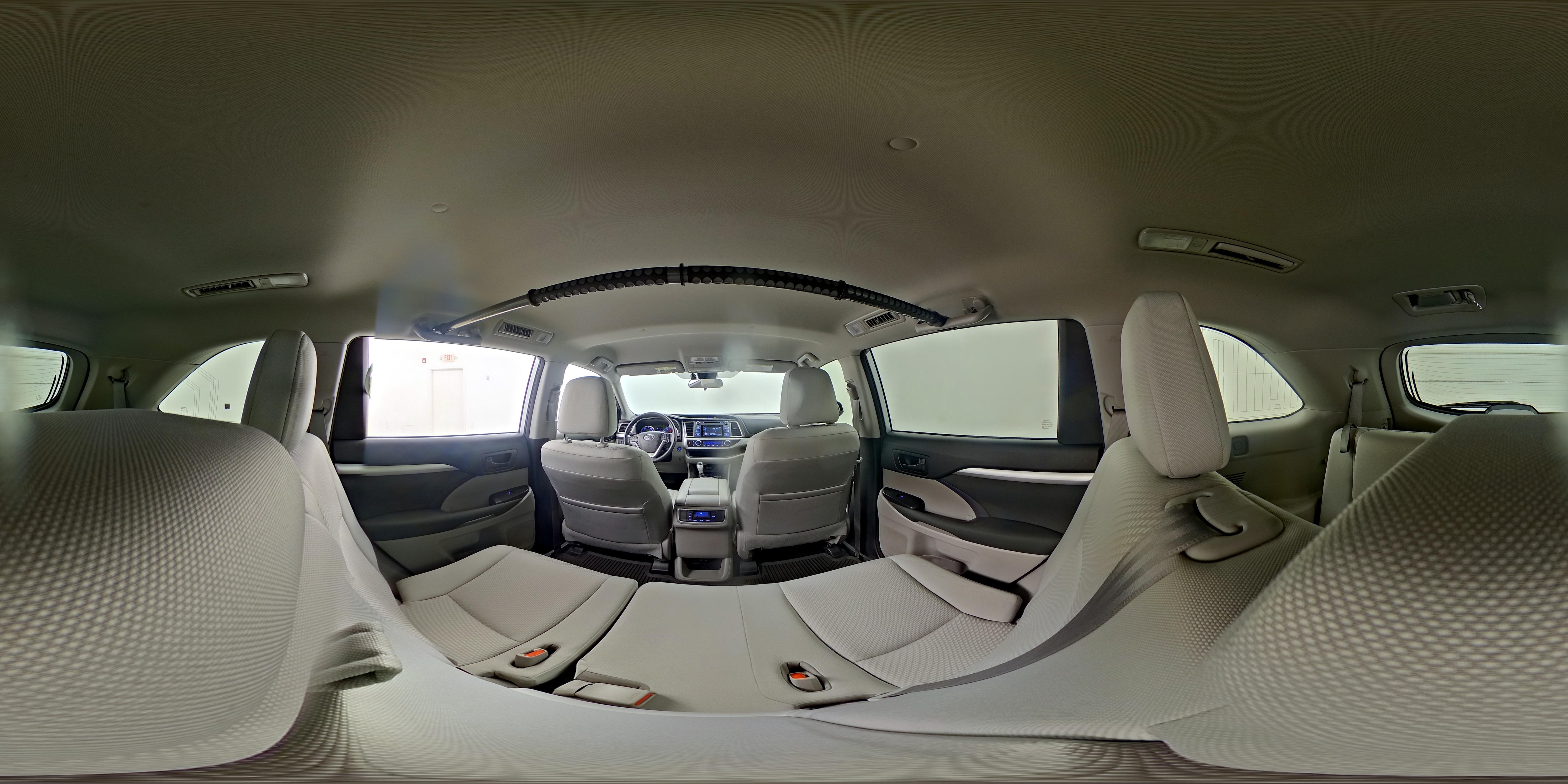 2018 Toyota Highlander LE - Photo 27