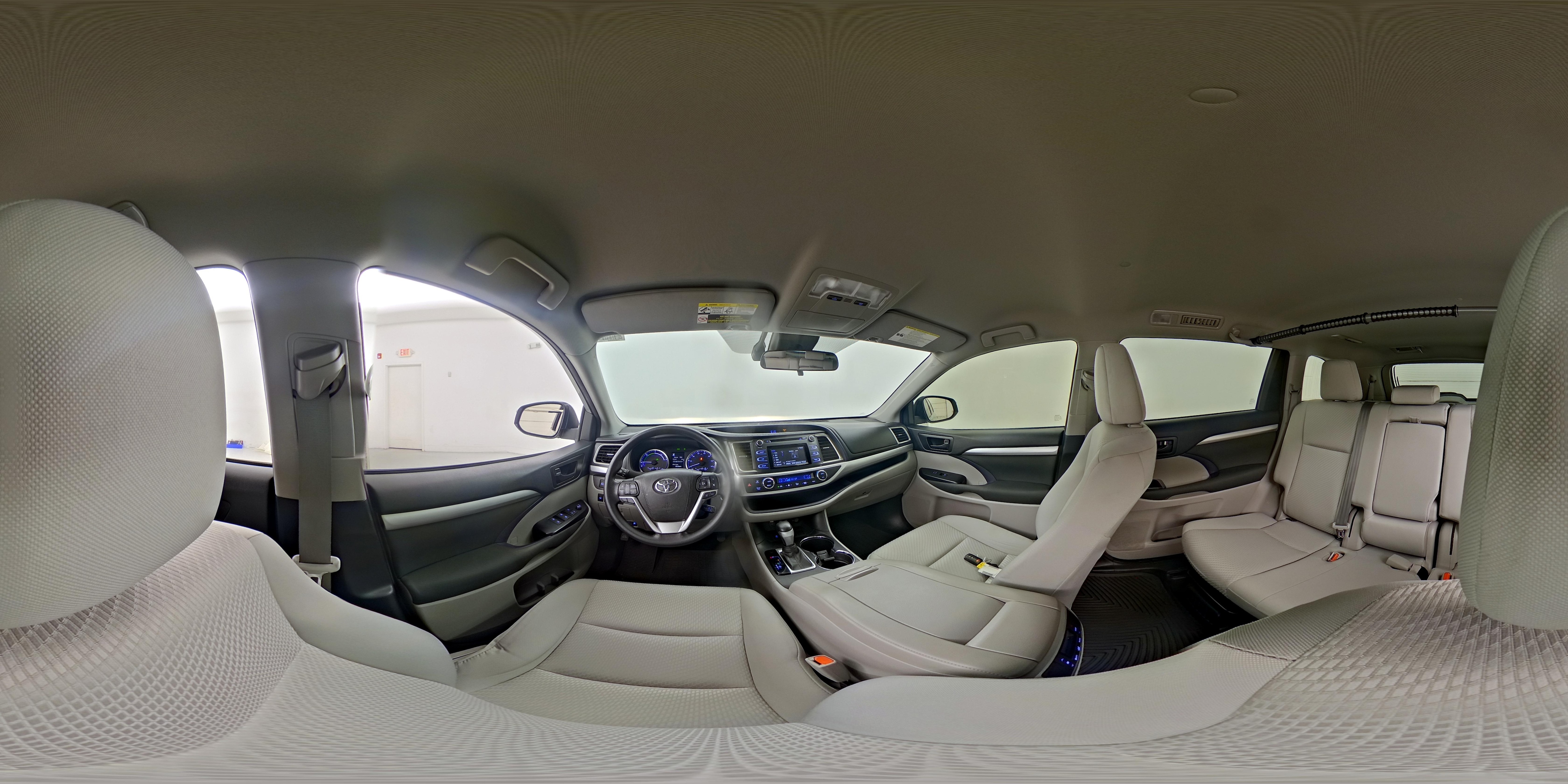 2018 Toyota Highlander LE - Photo 28