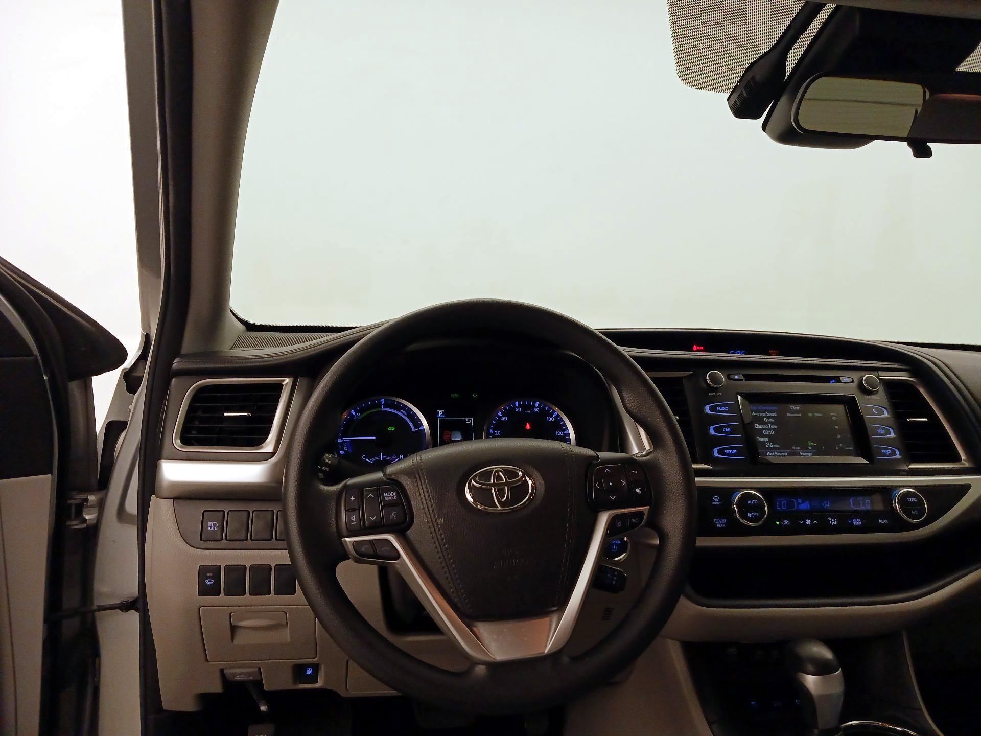 Thumbnail: 2018 Toyota Highlander - 10