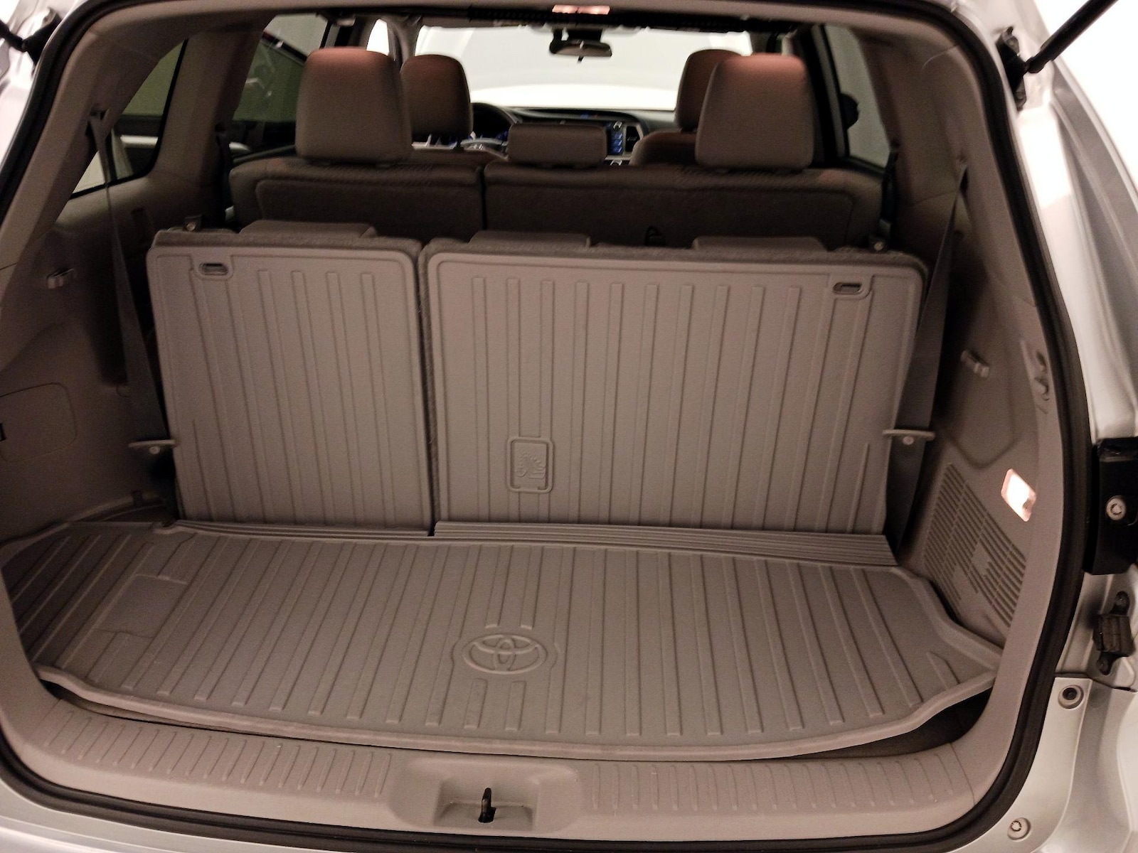 2018 Toyota Highlander LE - Photo 23