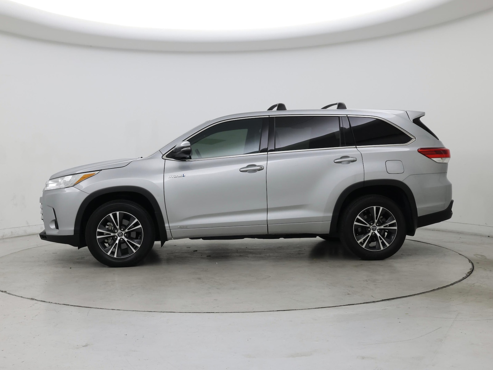 2018 Toyota Highlander LE - Photo 4