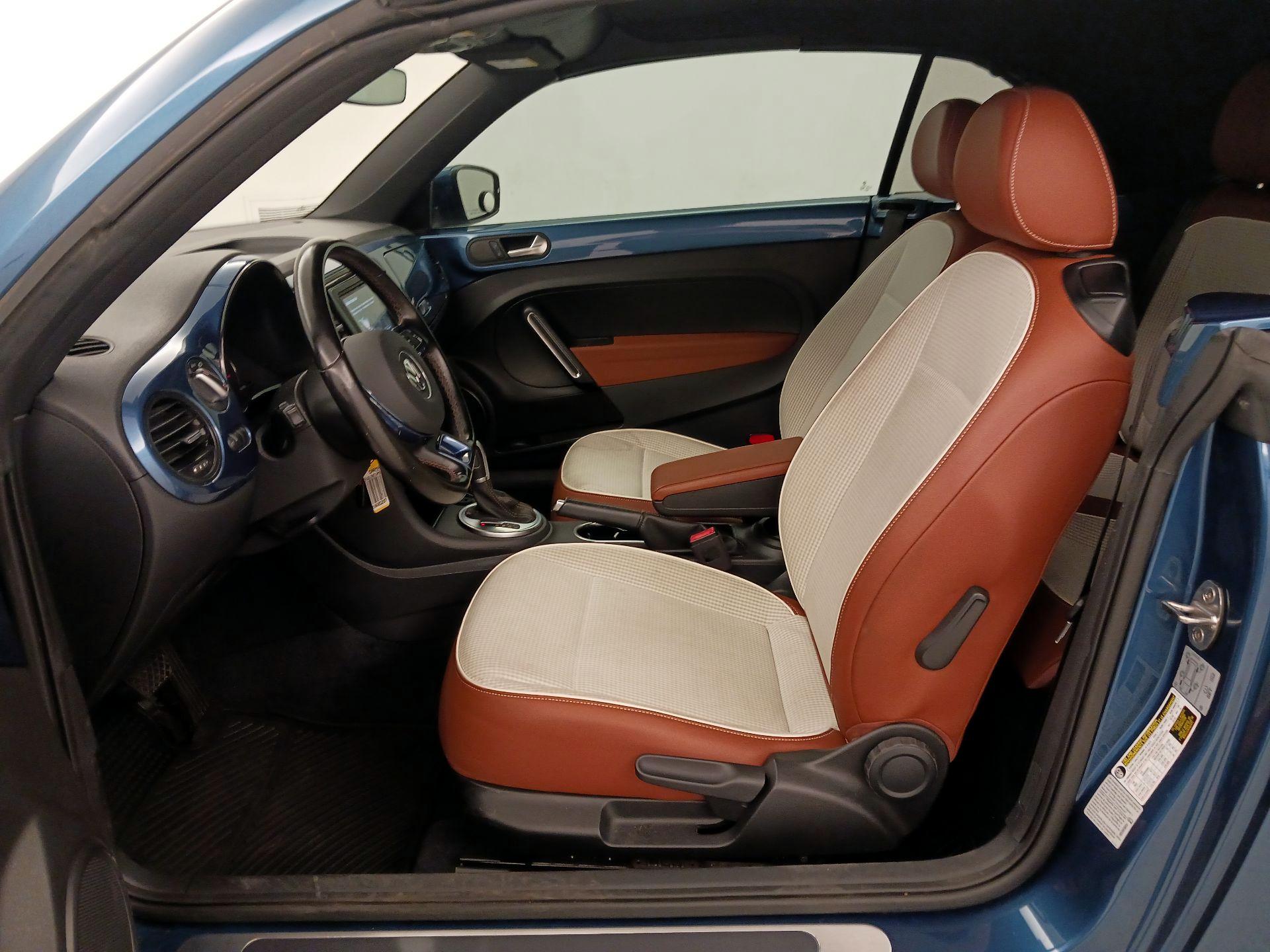 Thumbnail: 2017 Volkswagen Beetle - 11