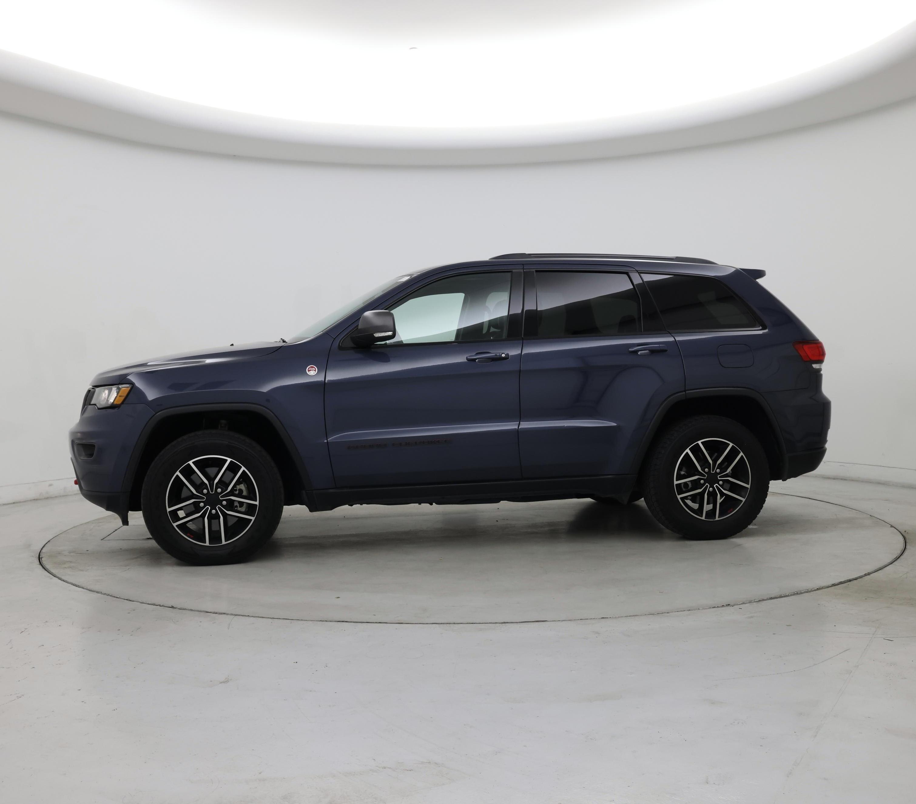 Thumbnail: 2020 Jeep Grand Cherokee - 3